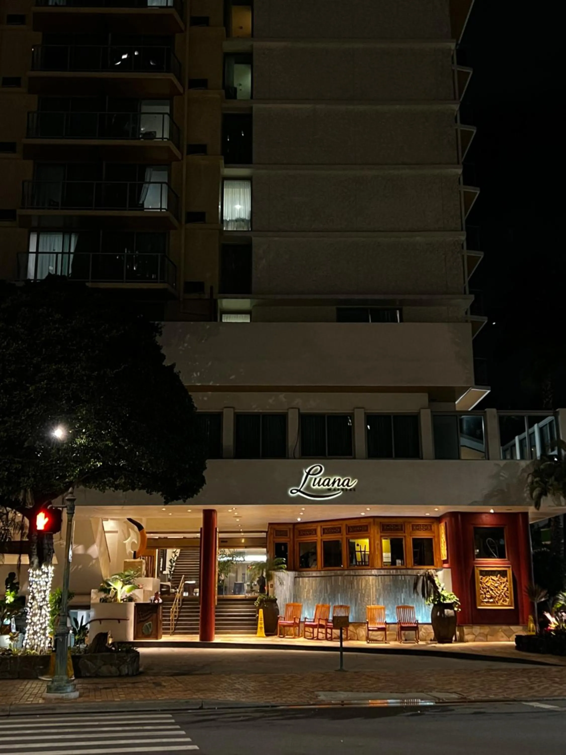 Night in Luana Waikiki Park Views - no resort fees