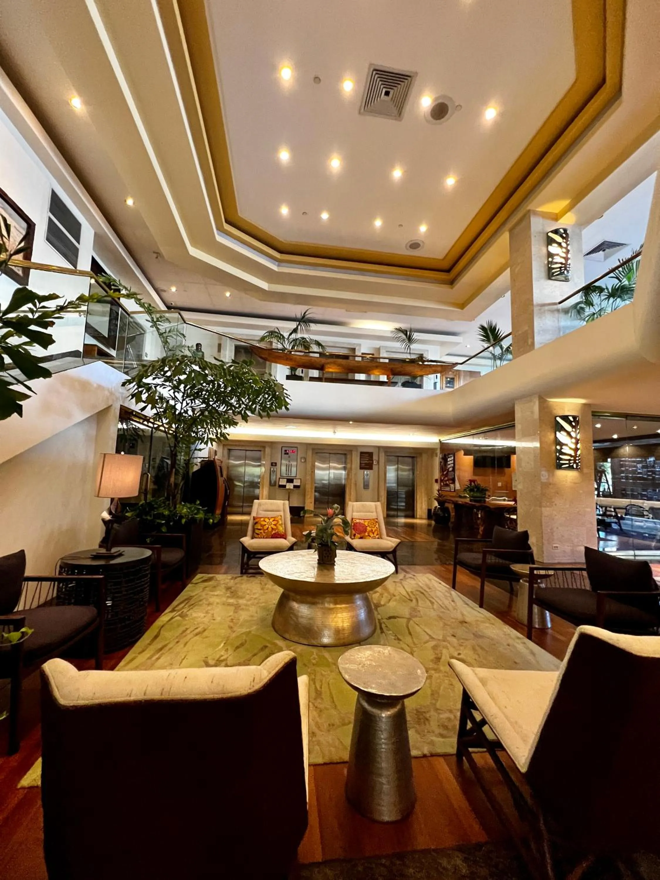 Lobby or reception in Luana Waikiki Park Views - no resort fees