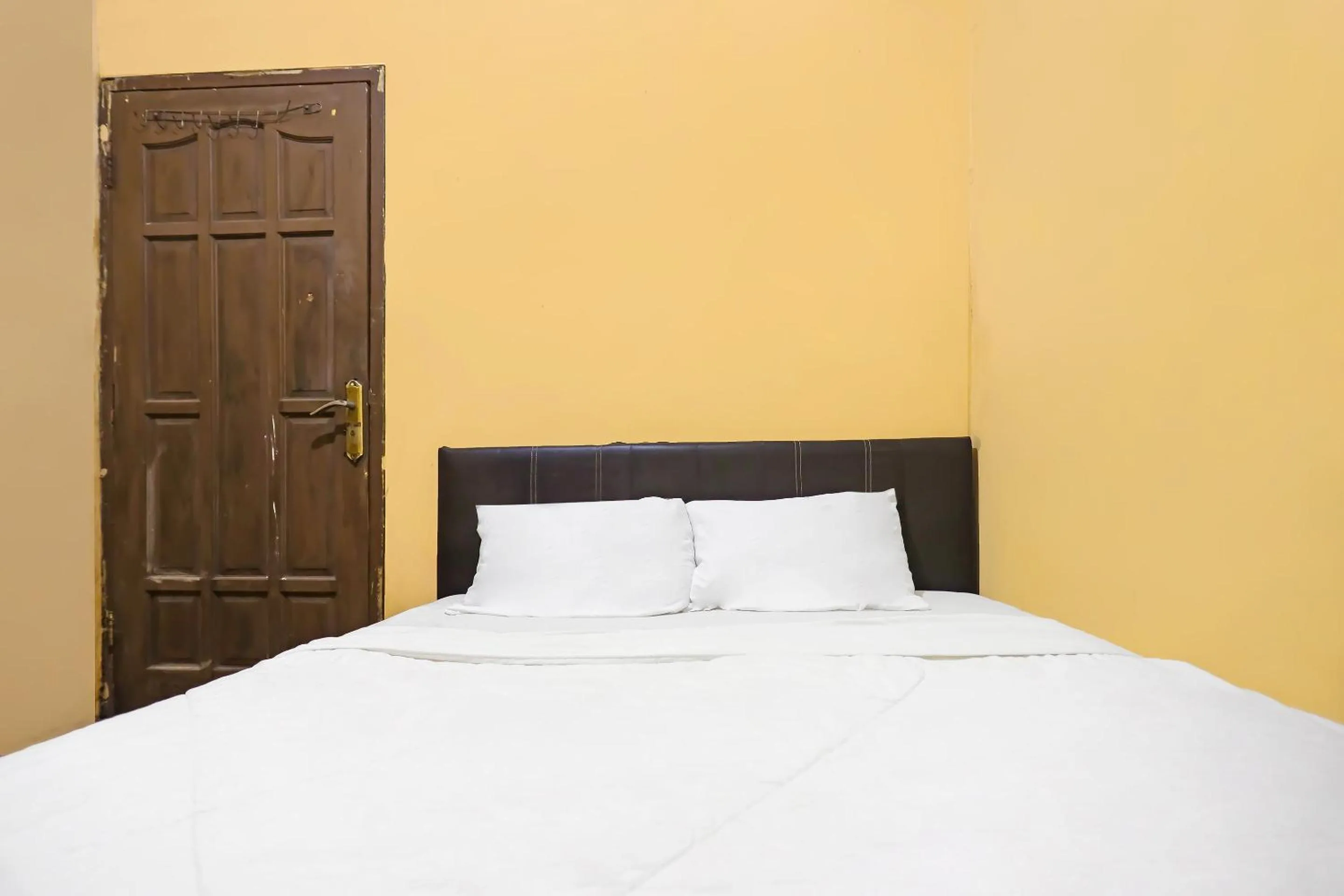 Bedroom, Bed in SPOT ON 92569 Anto Homestay SyariahNearPelabuhan Feri Harbor Bay