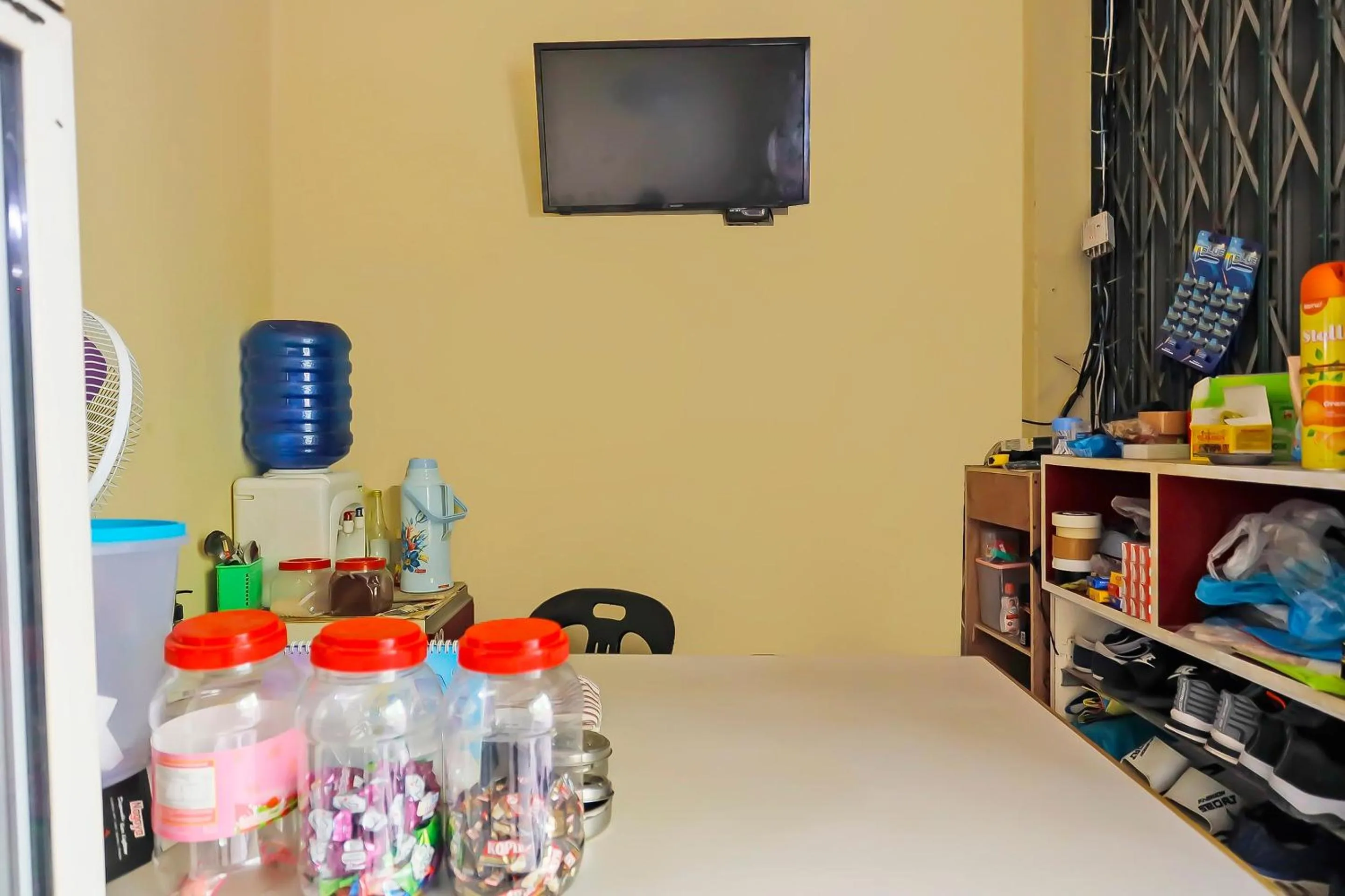 Lobby or reception in SPOT ON 92569 Anto Homestay SyariahNearPelabuhan Feri Harbor Bay