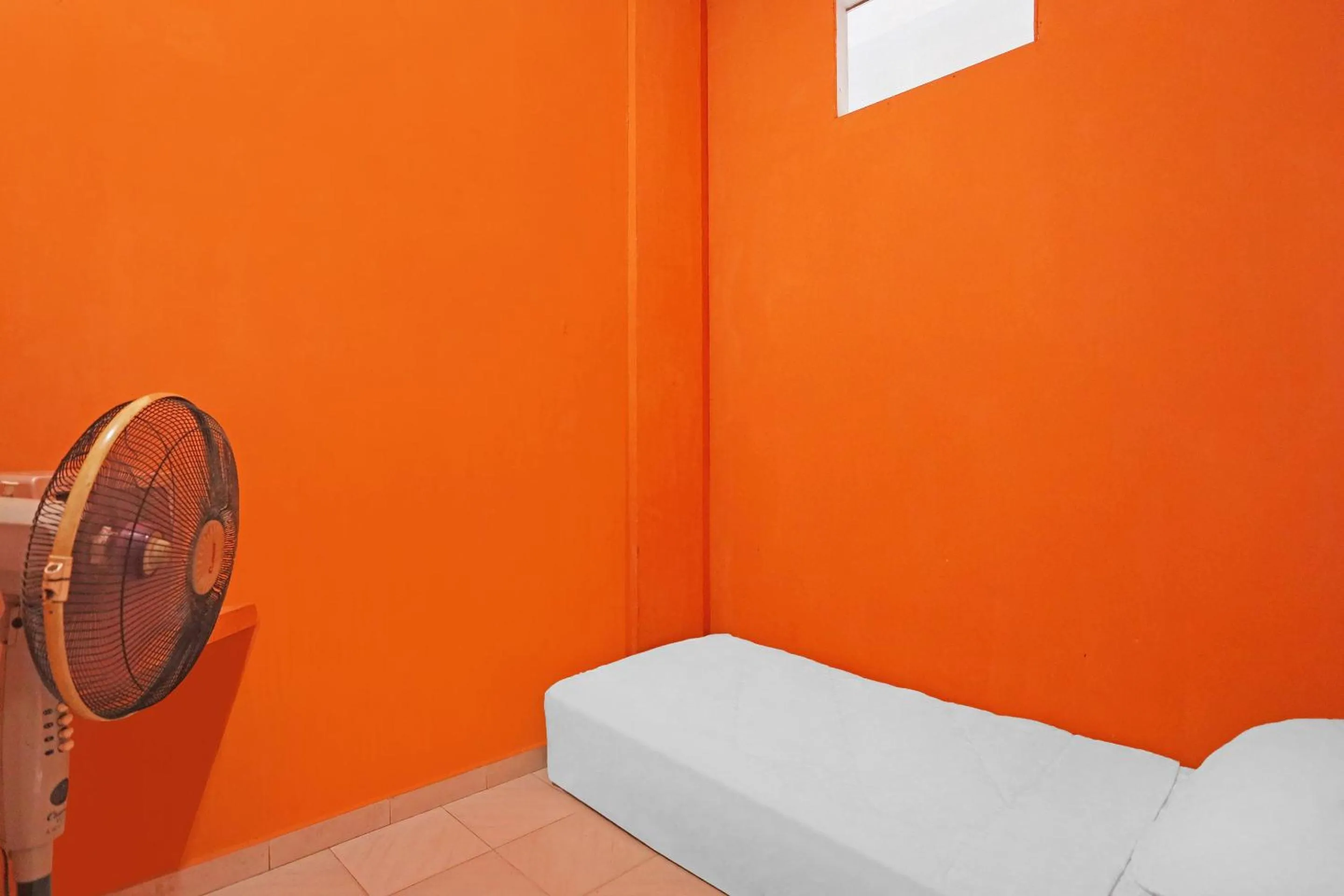 Bedroom, Bed in SPOT ON 92569 Anto Homestay SyariahNearPelabuhan Feri Harbor Bay