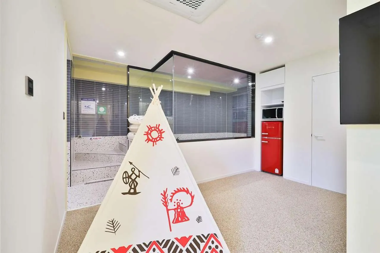 TV and multimedia in Doan Kids Hotel Yangsan