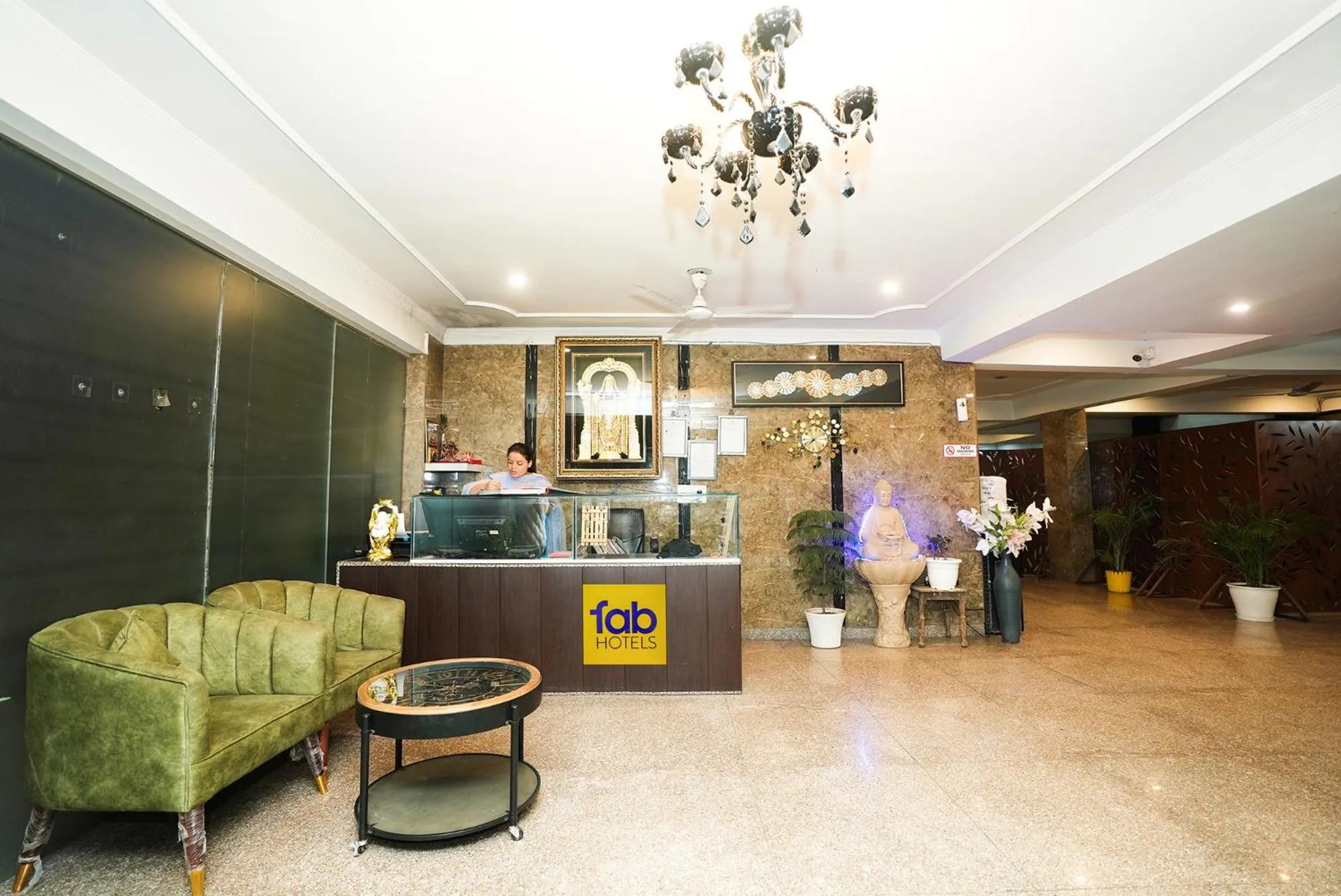 Lobby or reception in FabHotel Tanvi Premium