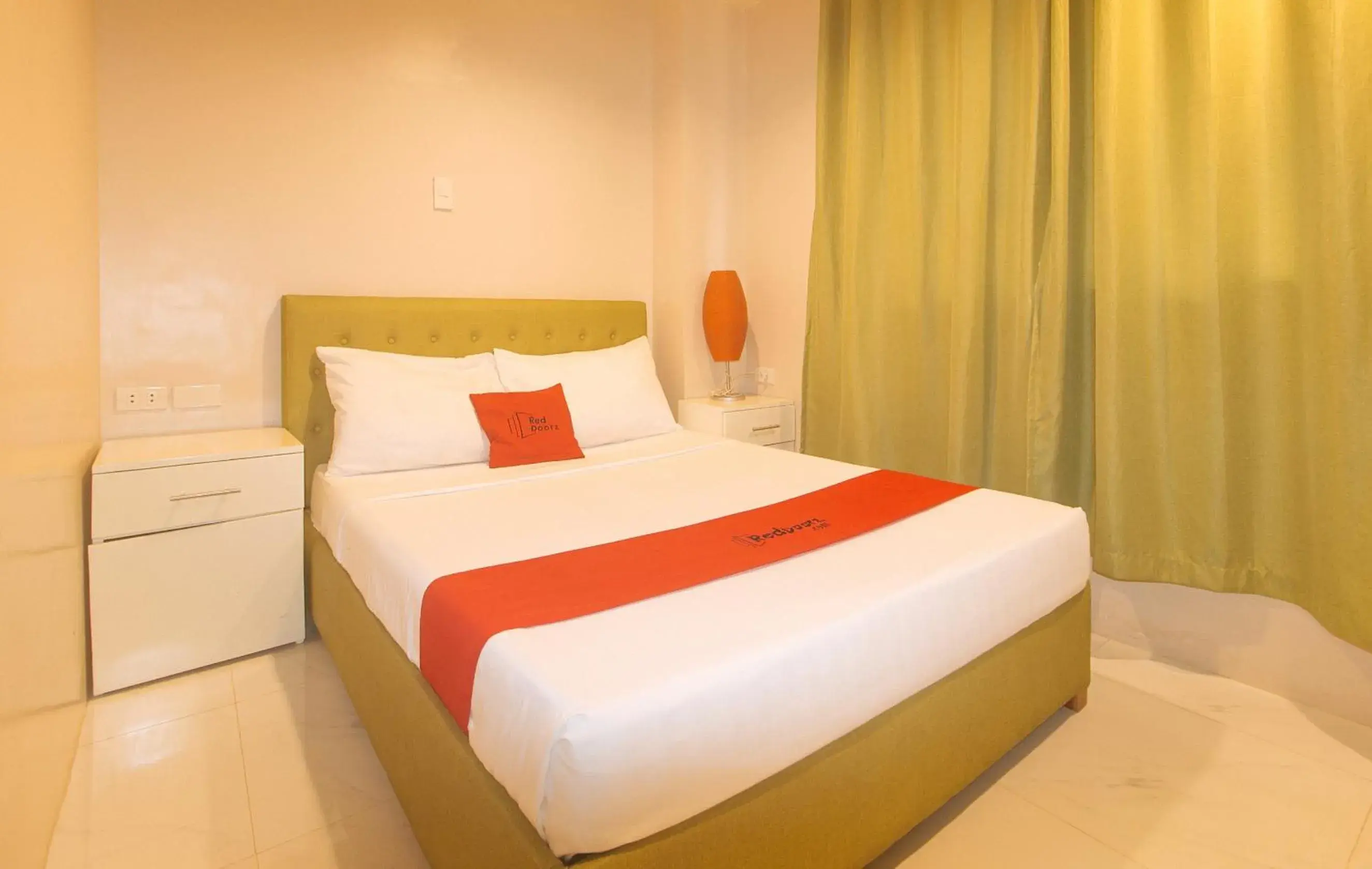 Bed in RedDoorz @ Benelio Suites Pavia Iloilo Bed in RedDoorz @ Benelio Suites Pavia Iloilo