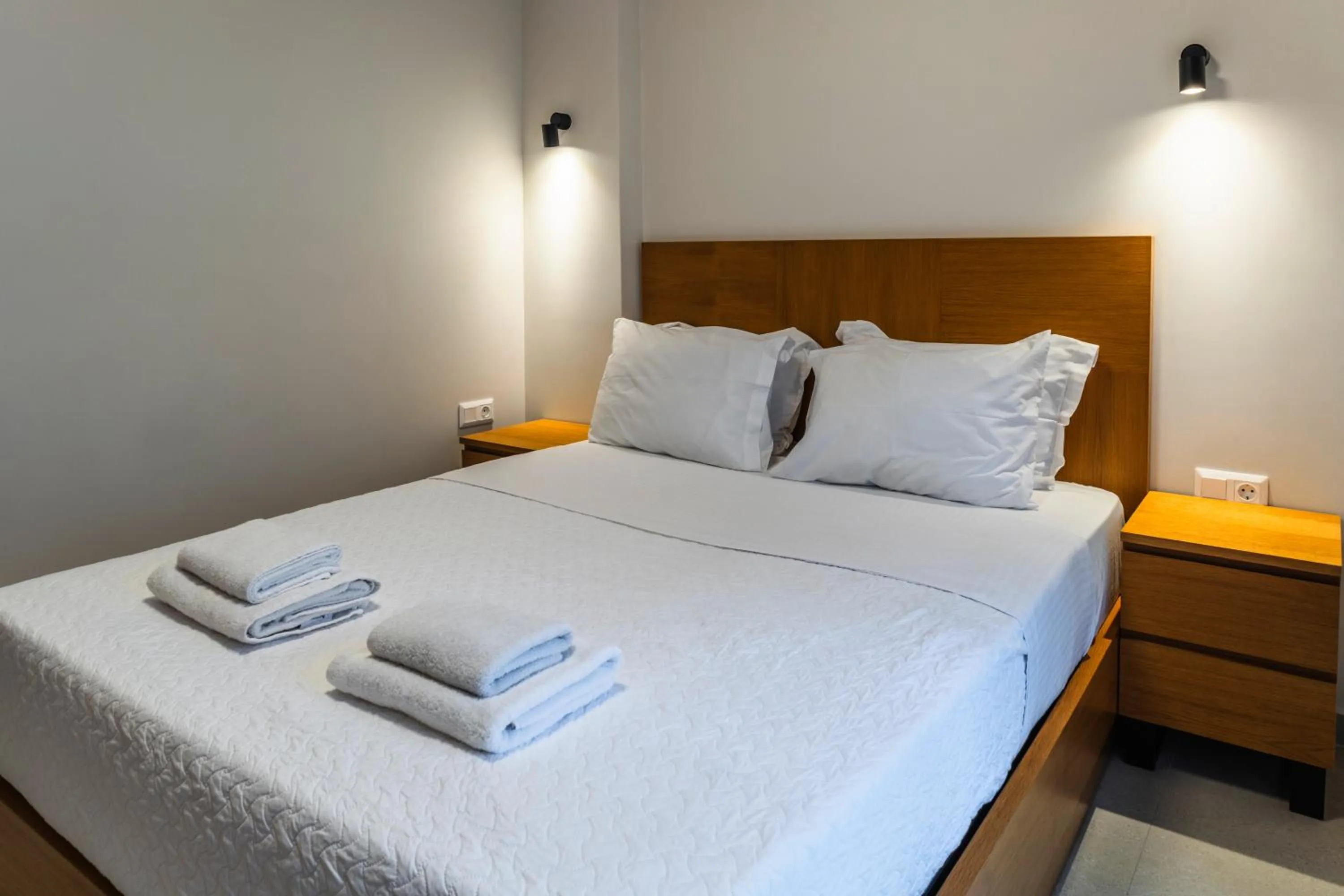 Bedroom, Bed in Toumba apartments