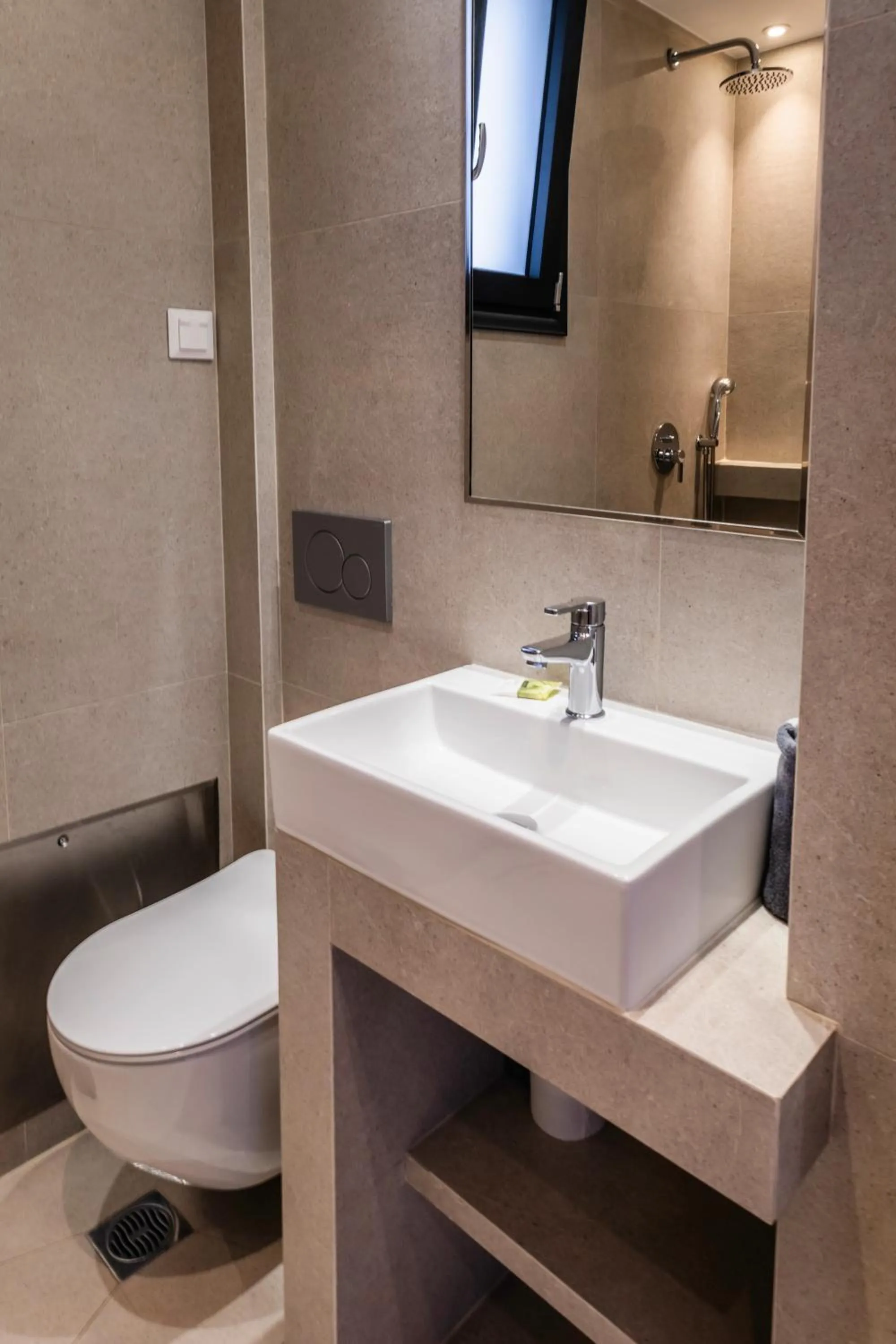 Bathroom in Toumba apartments