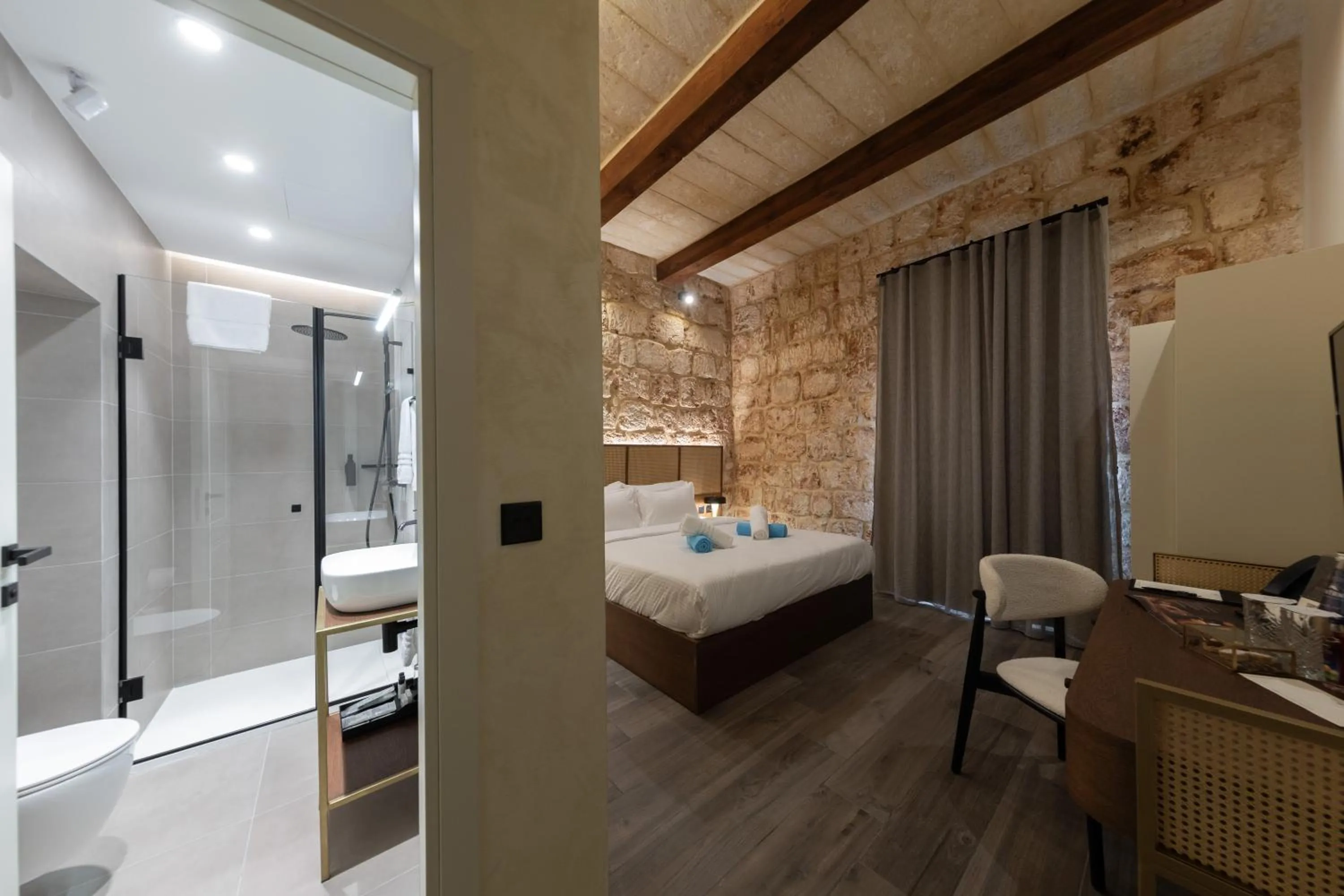 Photo of the whole room, Bed in DOMS Boutique Living