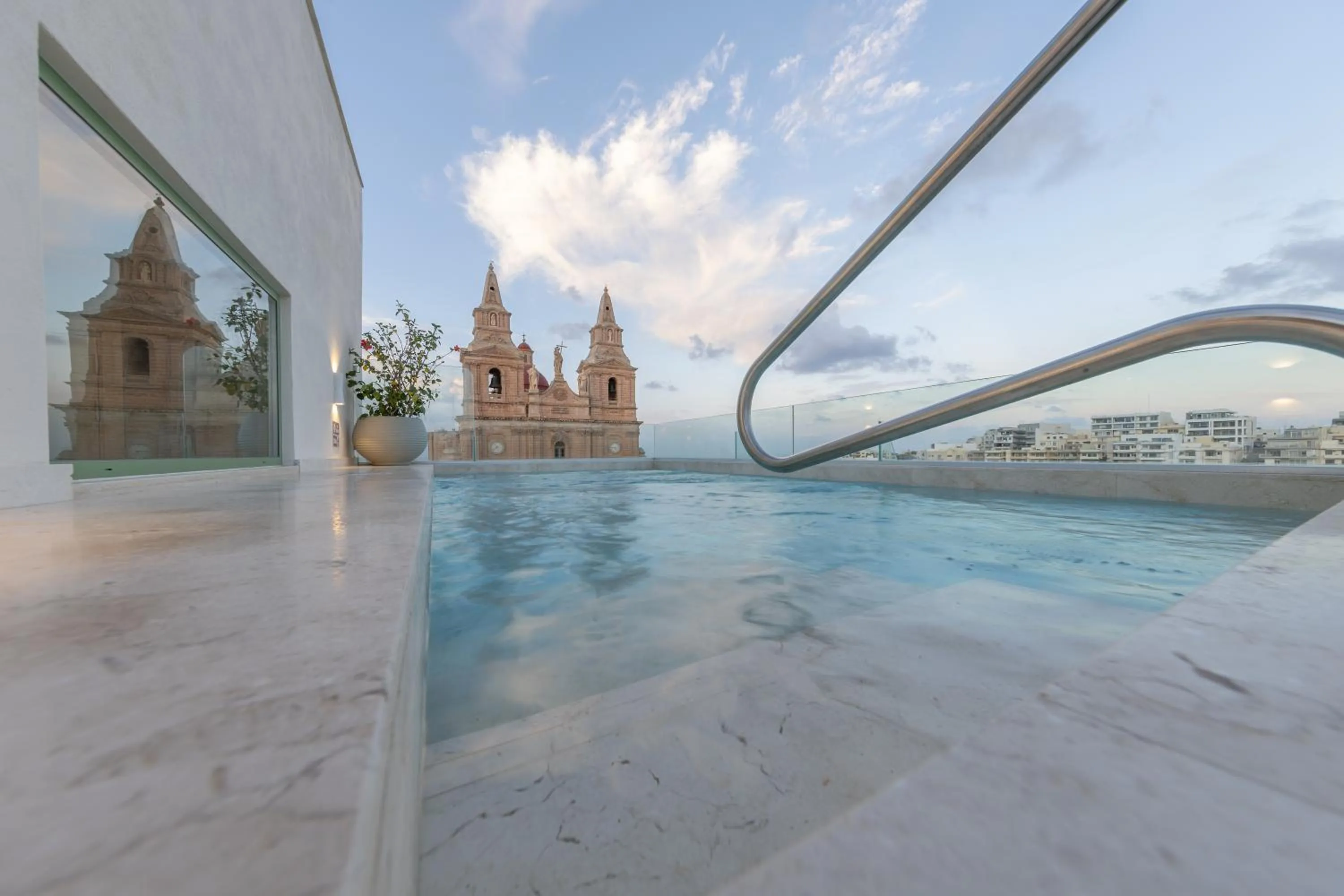 Swimming pool in DOMS Boutique Living