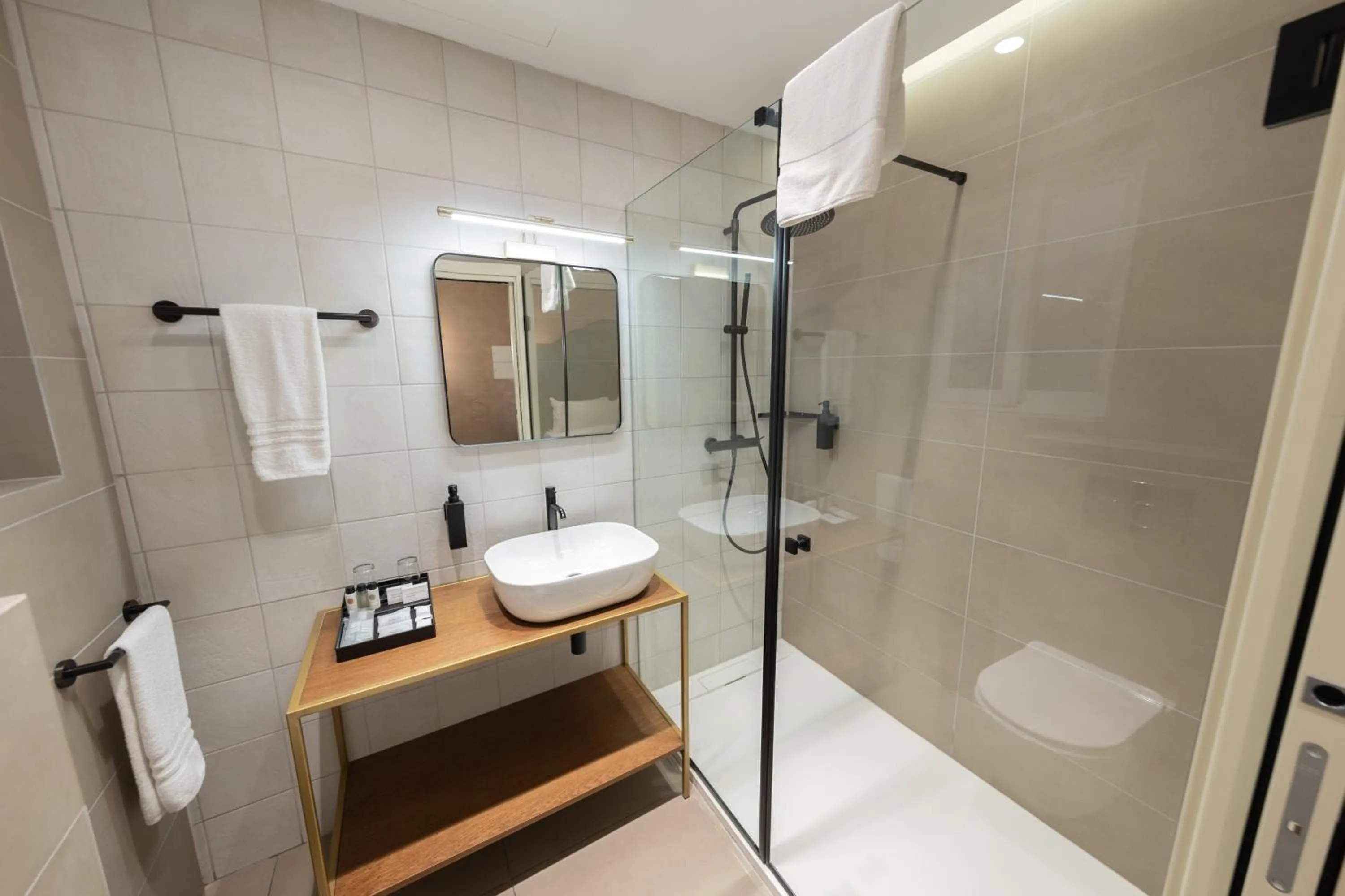 Shower in DOMS Boutique Living