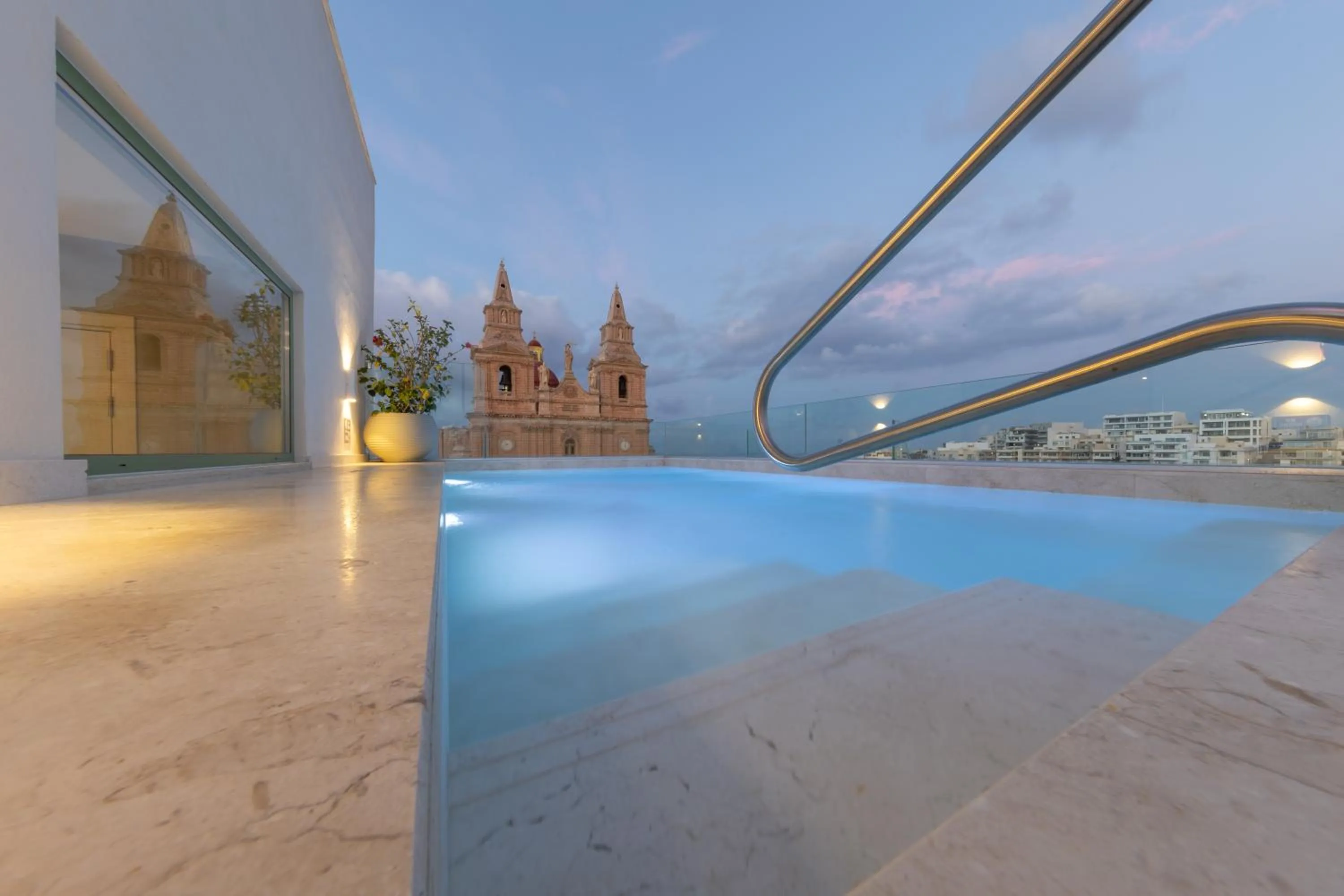 Swimming pool in DOMS Boutique Living