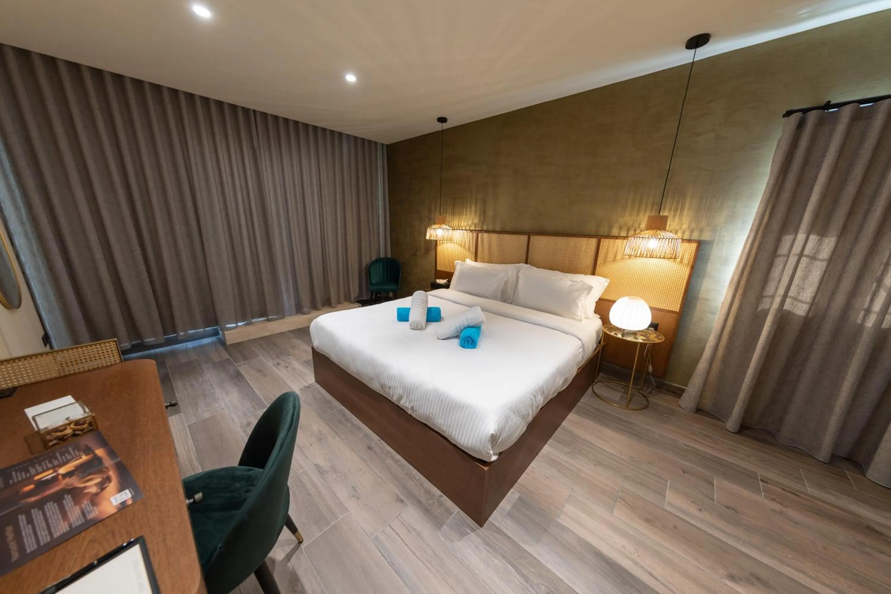 Photo of the whole room, Bed in DOMS Boutique Living