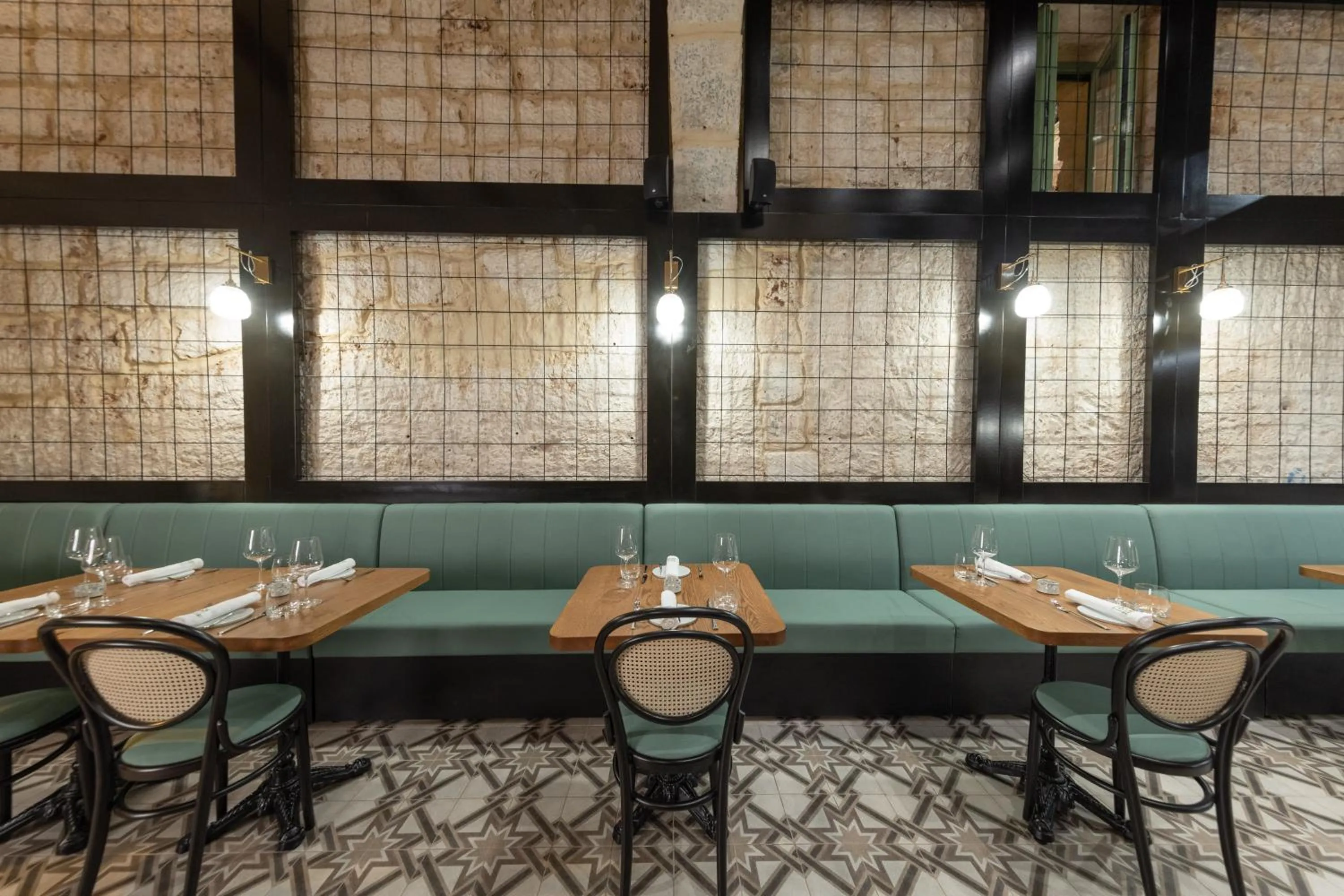 Restaurant/places to eat in DOMS Boutique Living