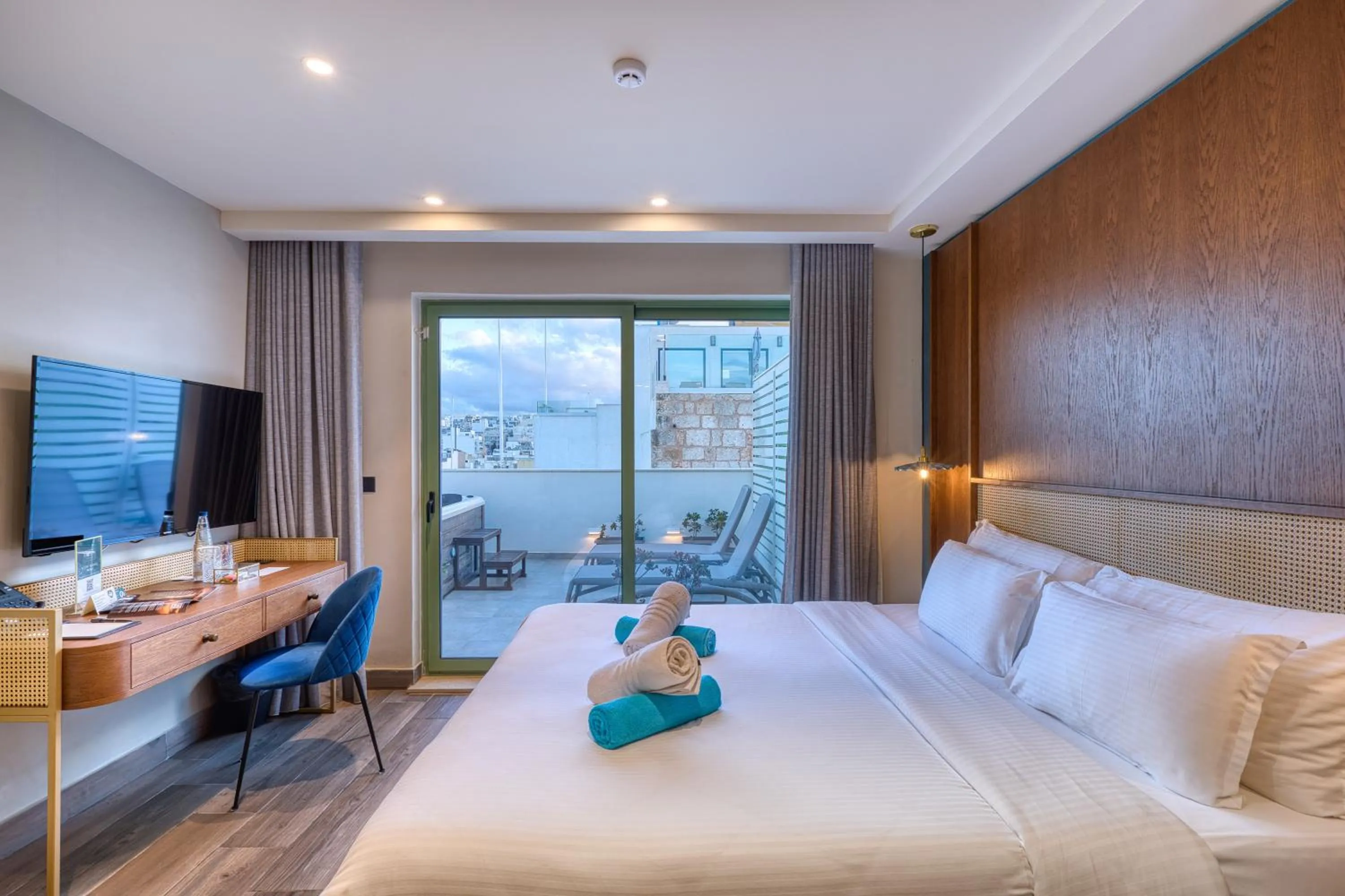 Photo of the whole room, Bed in DOMS Boutique Living