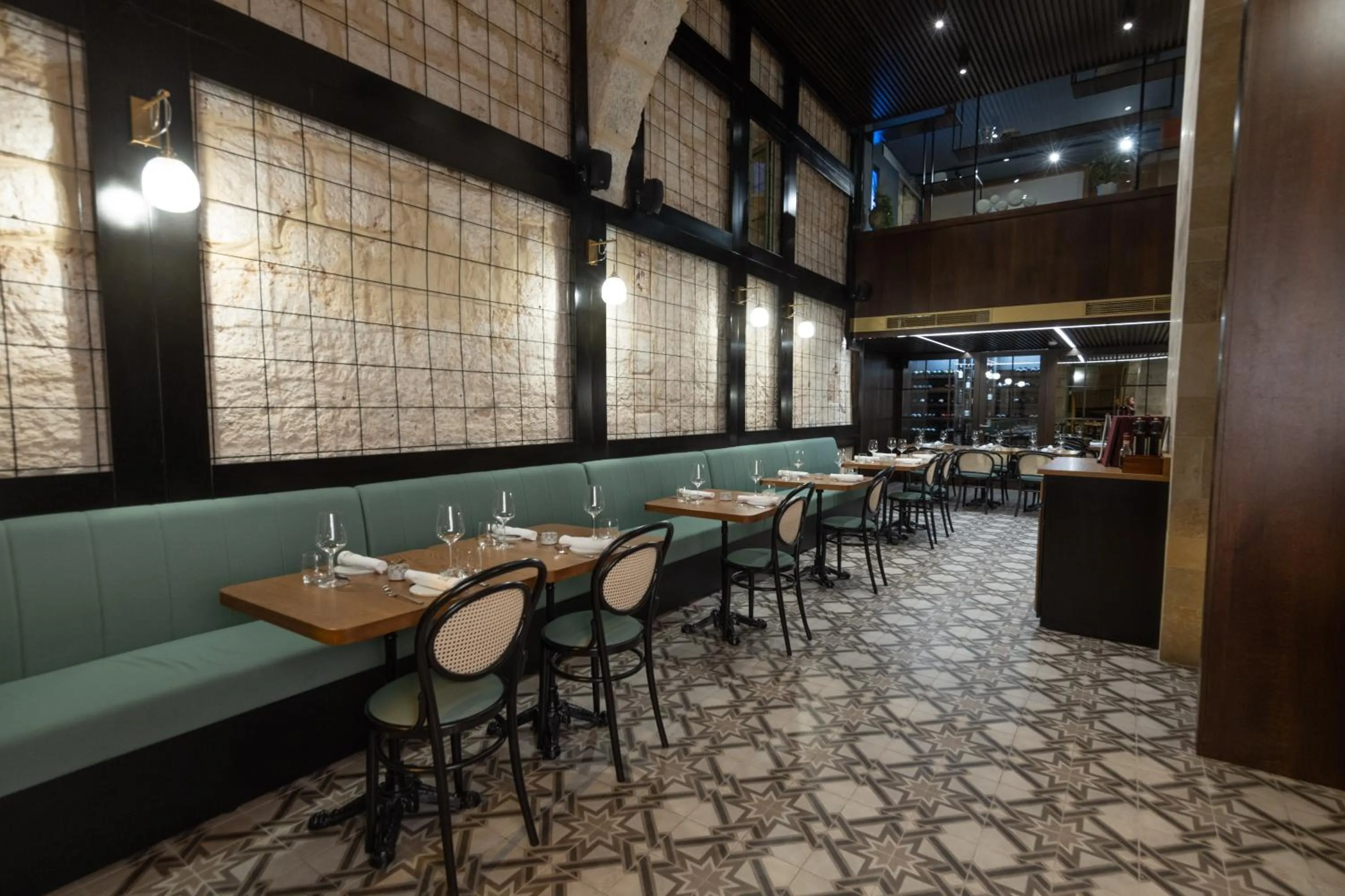 Restaurant/places to eat in DOMS Boutique Living