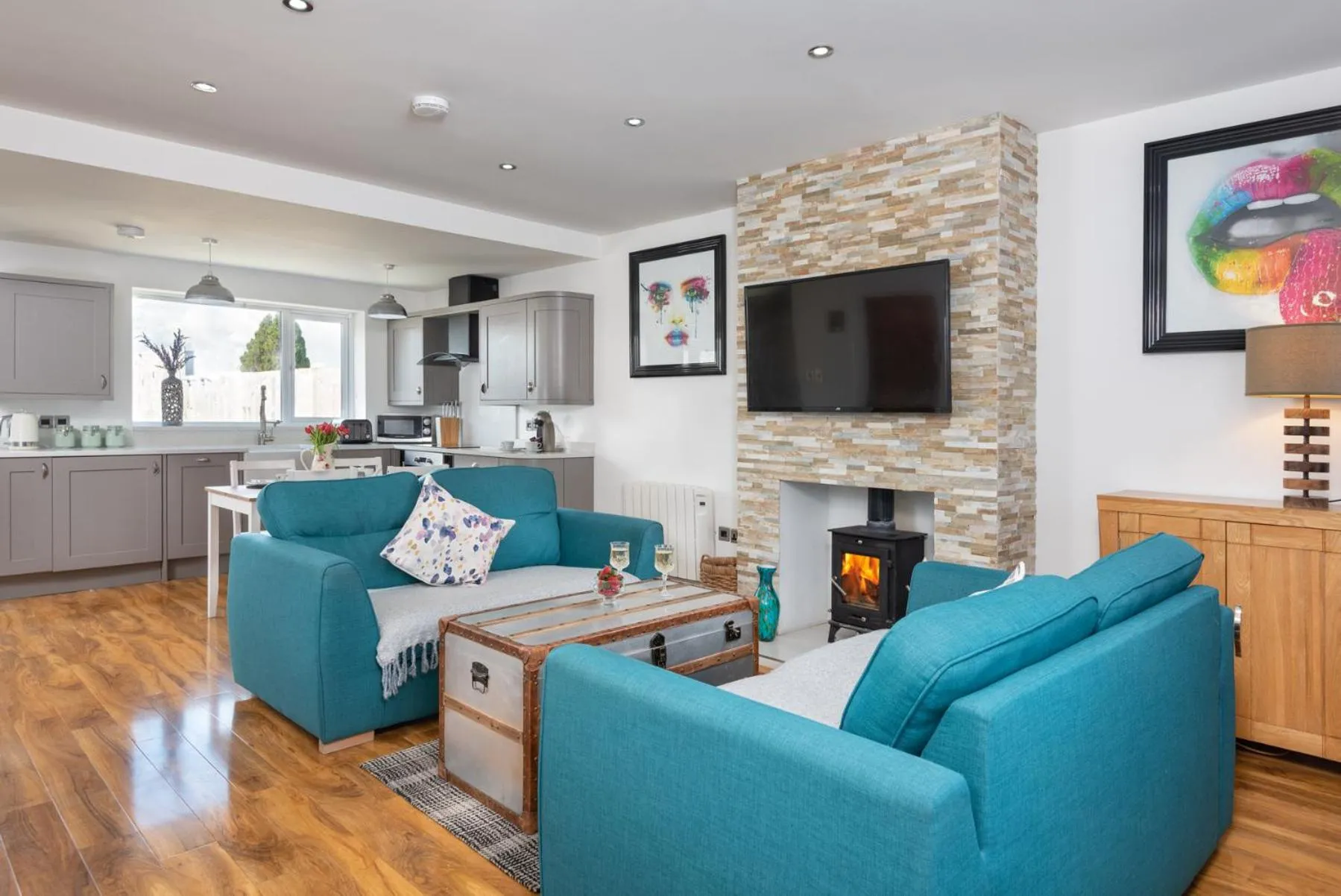 Cottage - Sleeps 3 hot tub & pet friendly