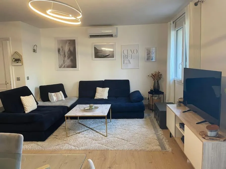 Seating area in Charmant appartement dans un domaine avec piscine