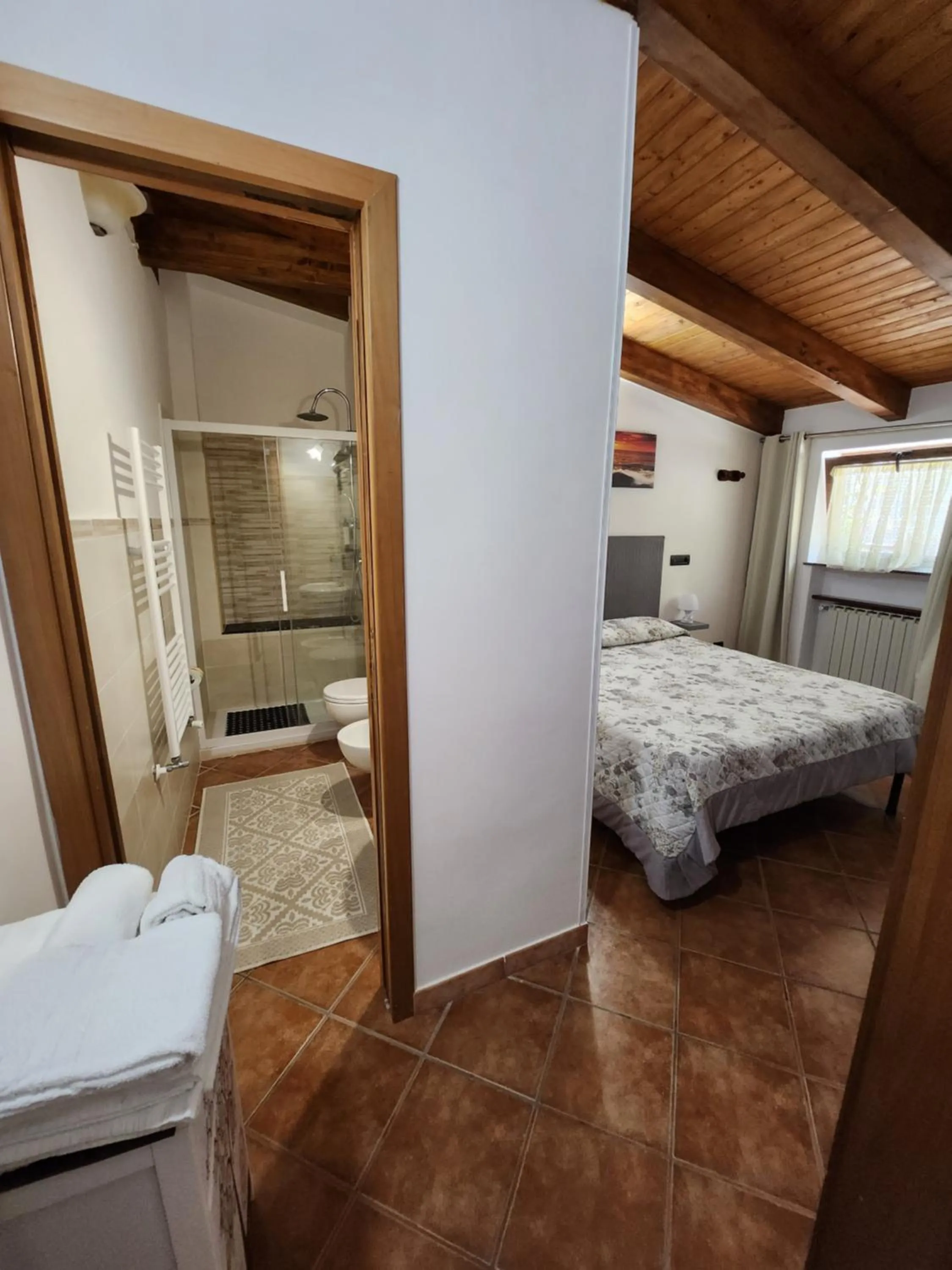 Shower, Bed in Valle degli Dei