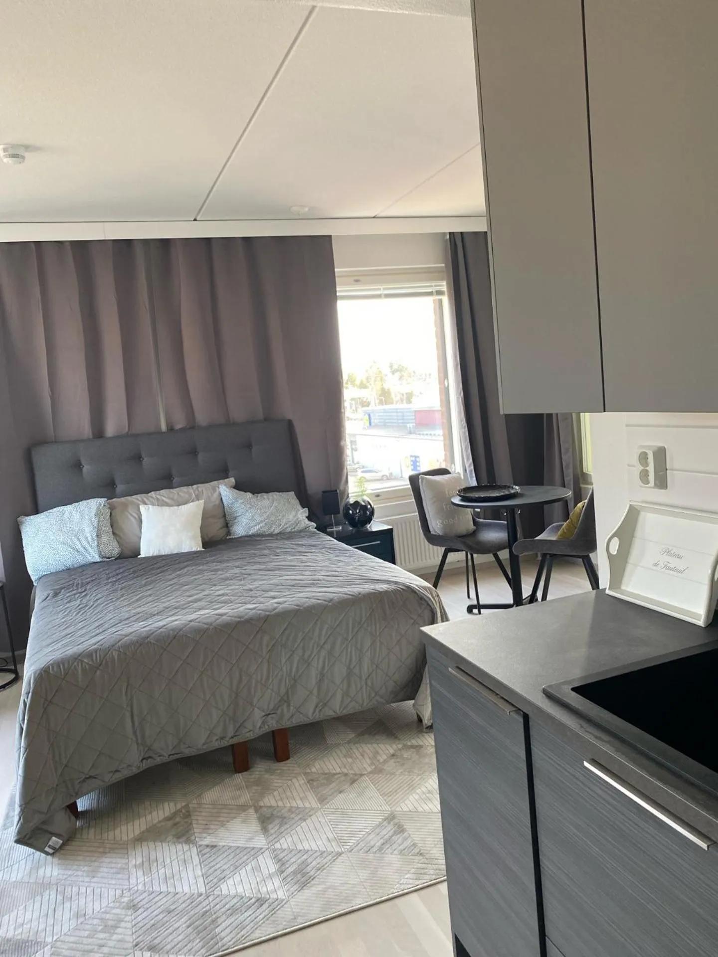 Bedroom, Bed in BOSSHOMES Apartments Espoo - Close to Helsinki and access to Airport