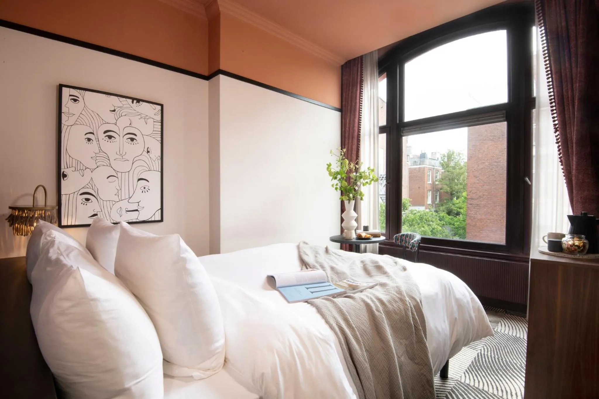 Photo of the whole room, Bed in Jan Luyken Amsterdam