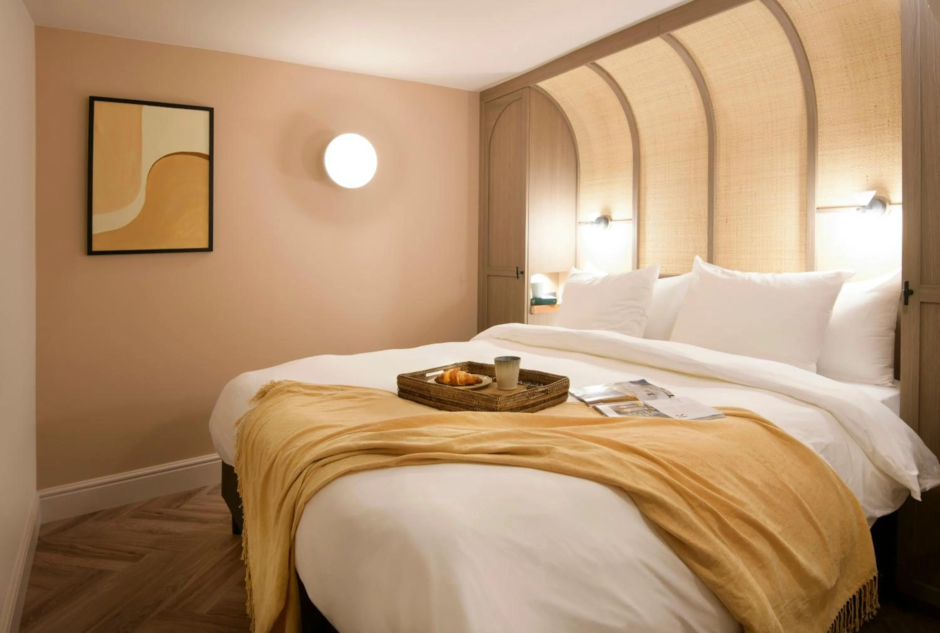 Photo of the whole room, Bed in Jan Luyken Amsterdam