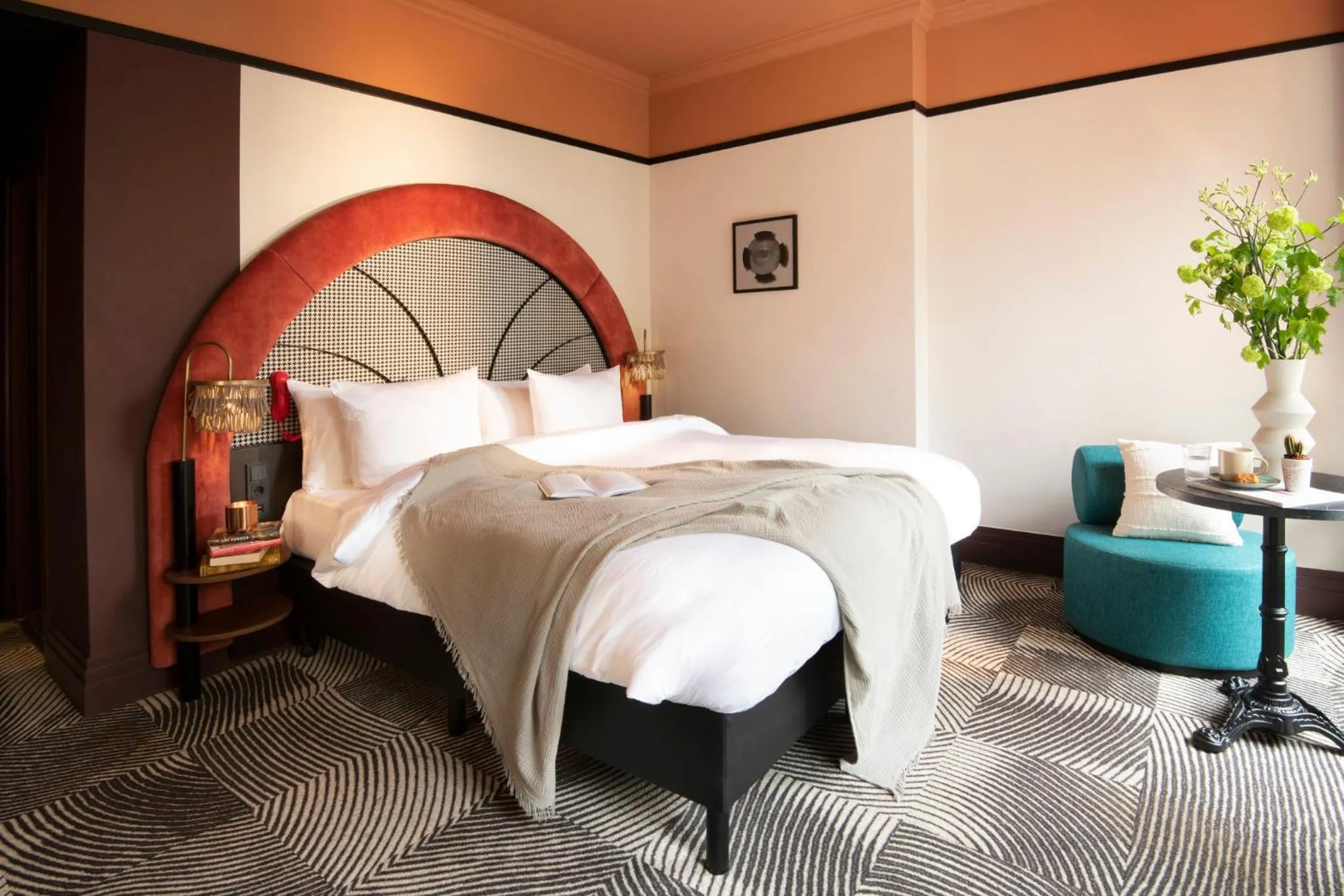 Photo of the whole room, Bed in Jan Luyken Amsterdam