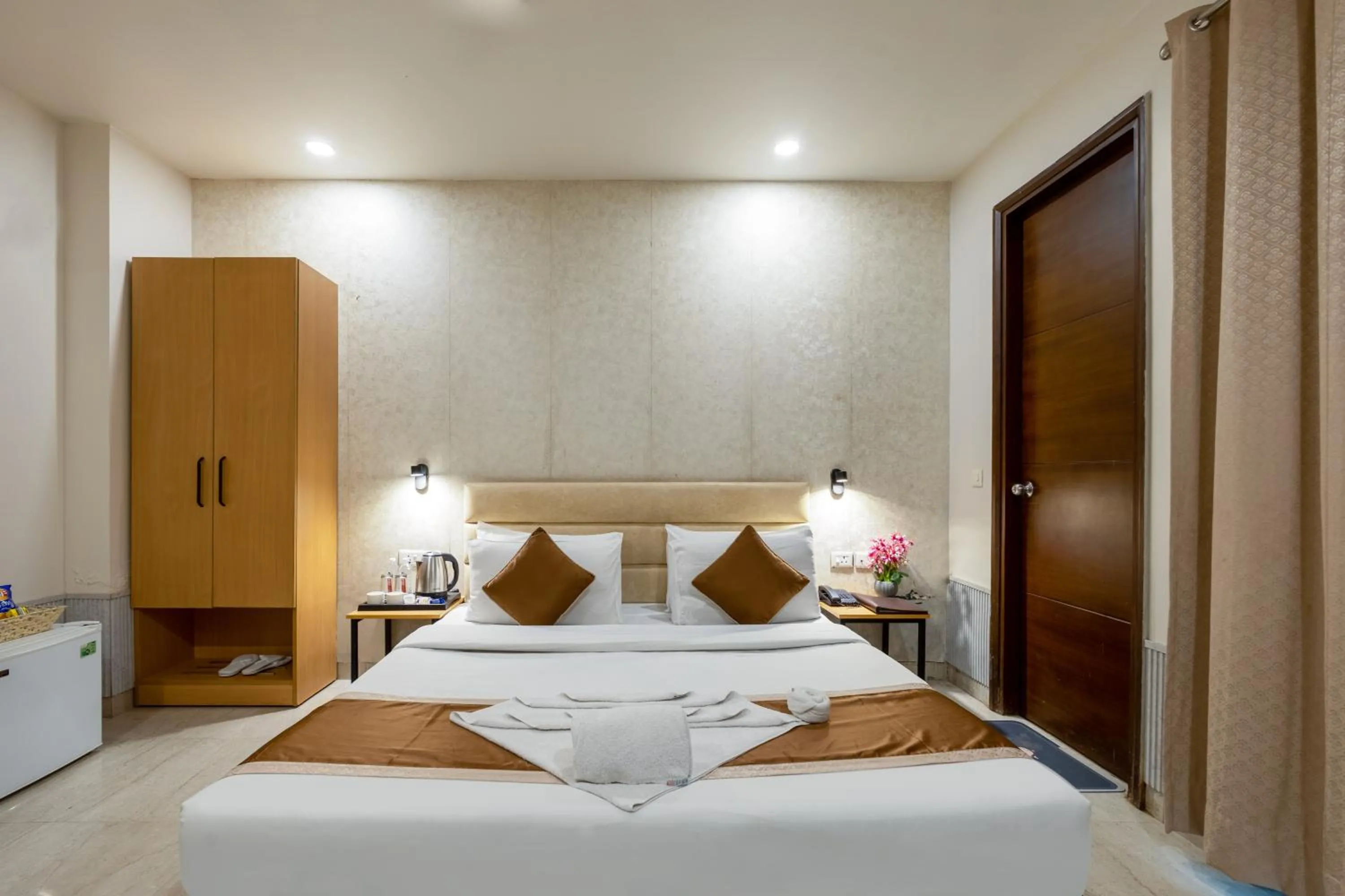 Bedroom, Bed in Aadat Hotel Subhash Chowk Gurgaon