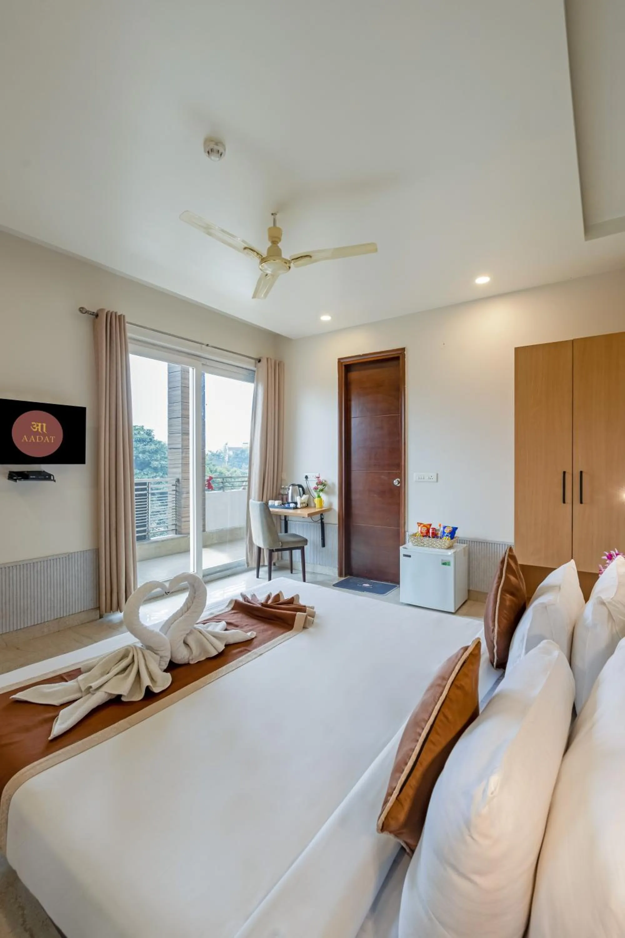 Balcony/Terrace, Bed in Aadat Hotel Subhash Chowk Gurgaon