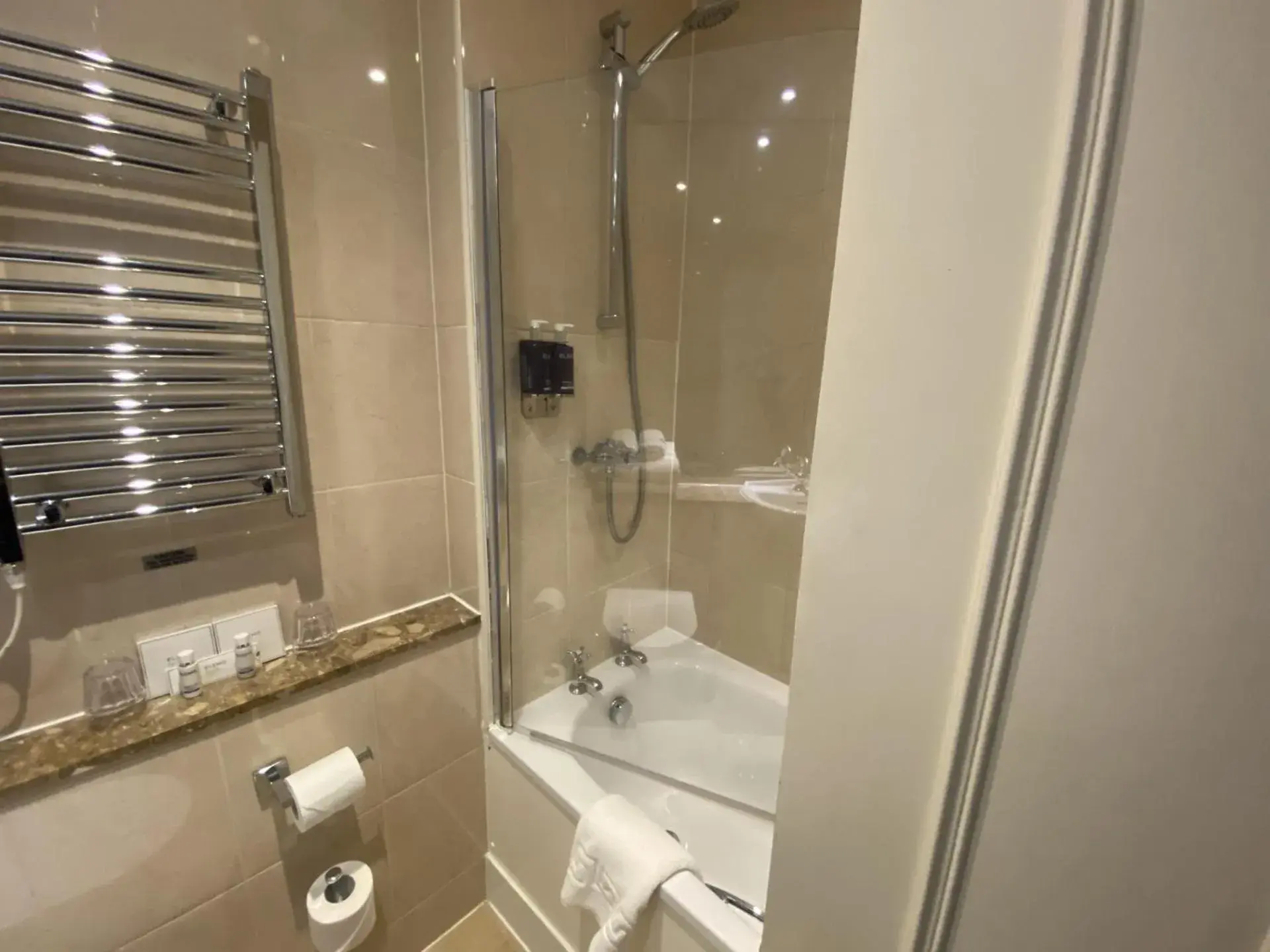 Standard Double Room in Macdonald Elmers Court Hotel Standard Double Room in Macdonald Elmers Court Hotel