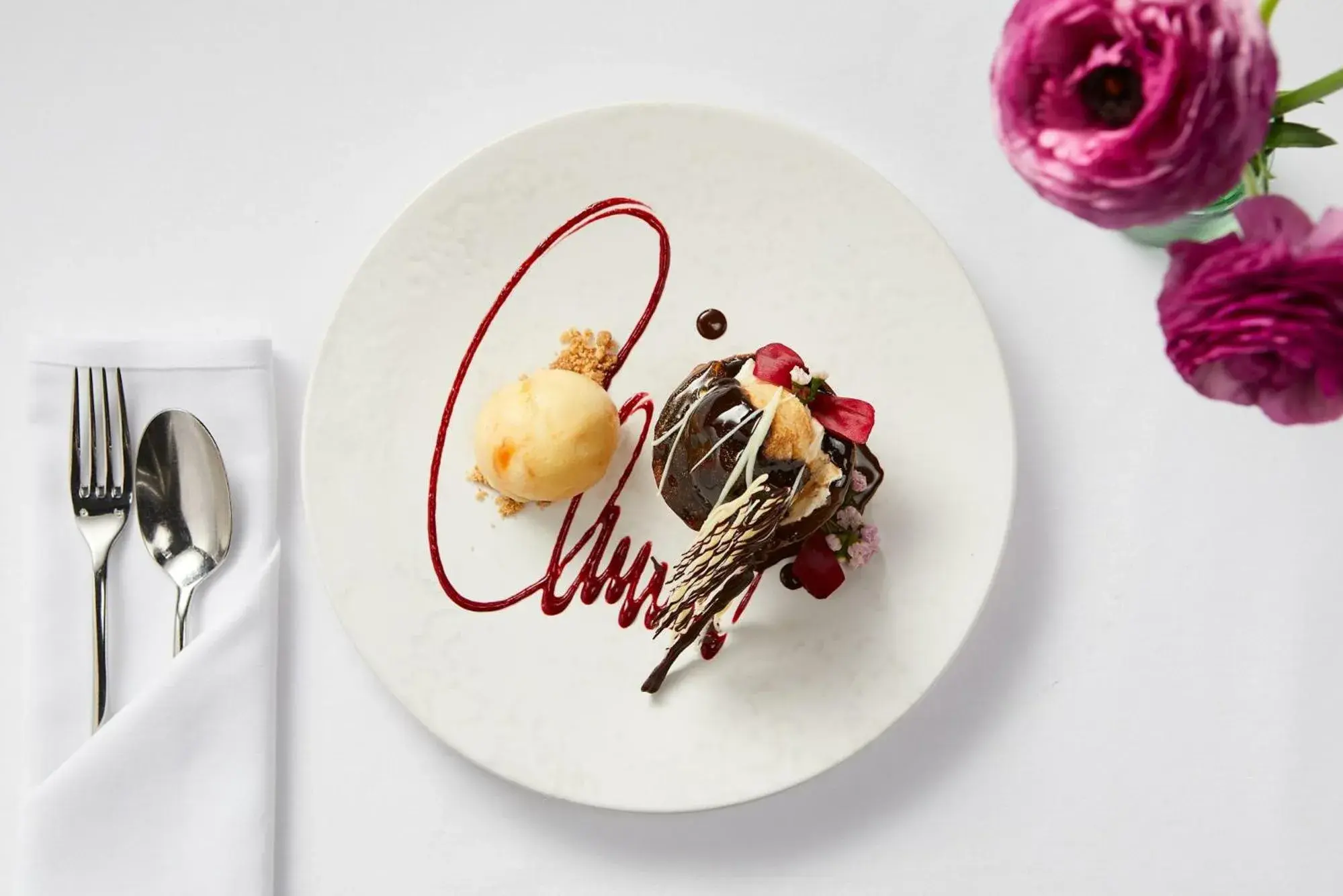 Food and drinks in Macdonald Elmers Court Hotel Food and drinks in Macdonald Elmers Court Hotel