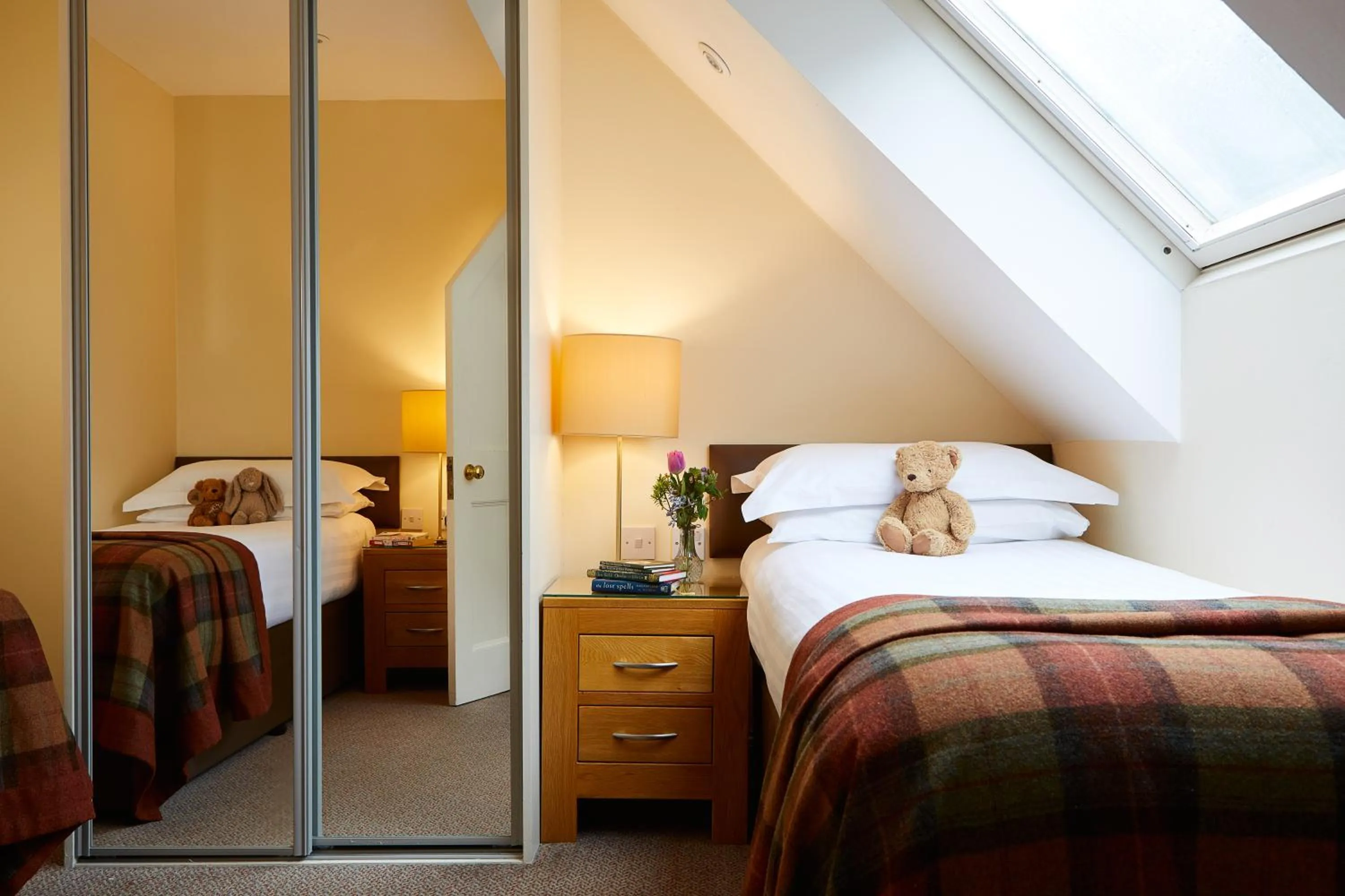 Bed in Elmers Court Hotel