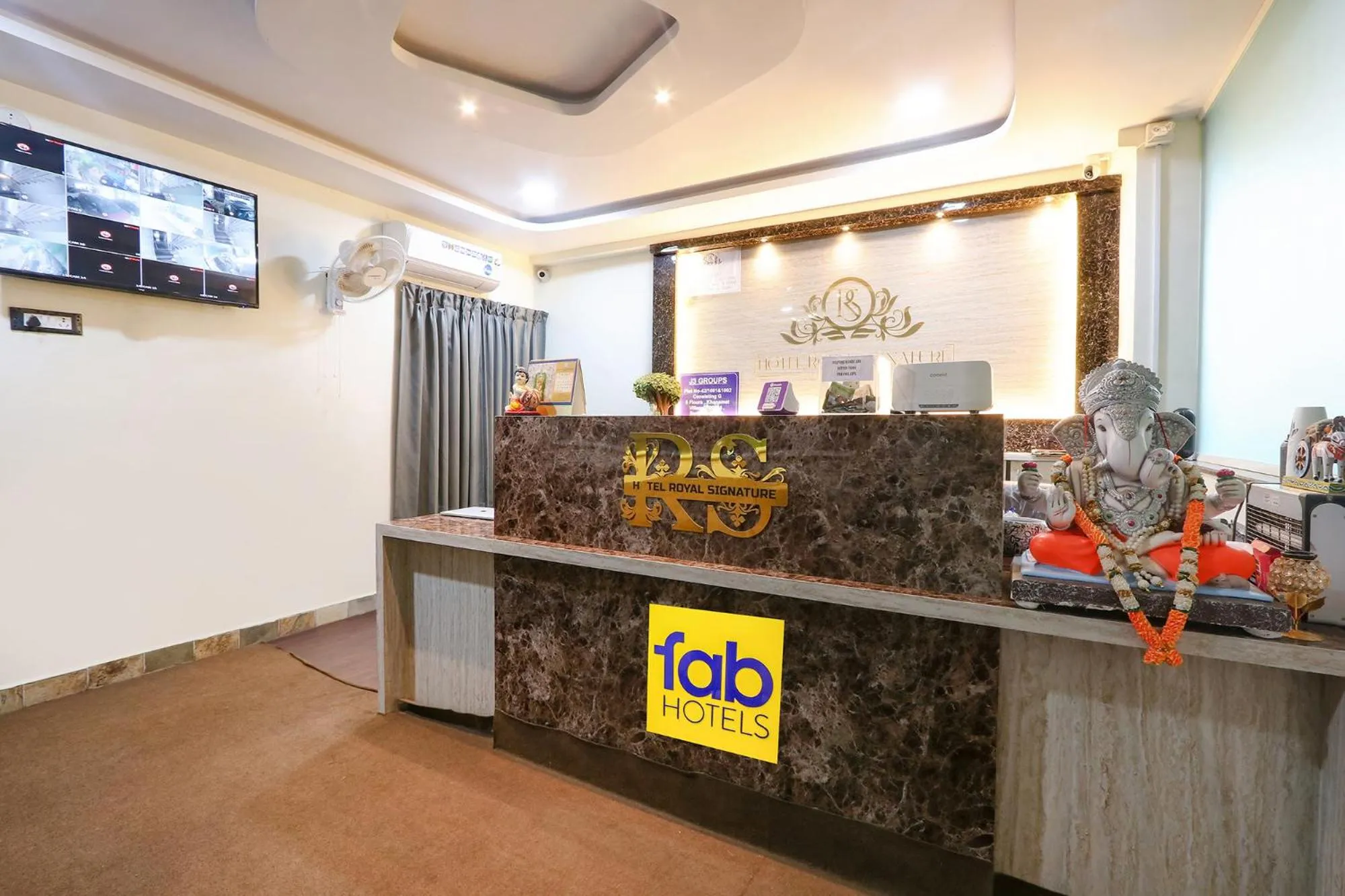 Lobby or reception in FabHotel Royal Signature - HITECH CITY