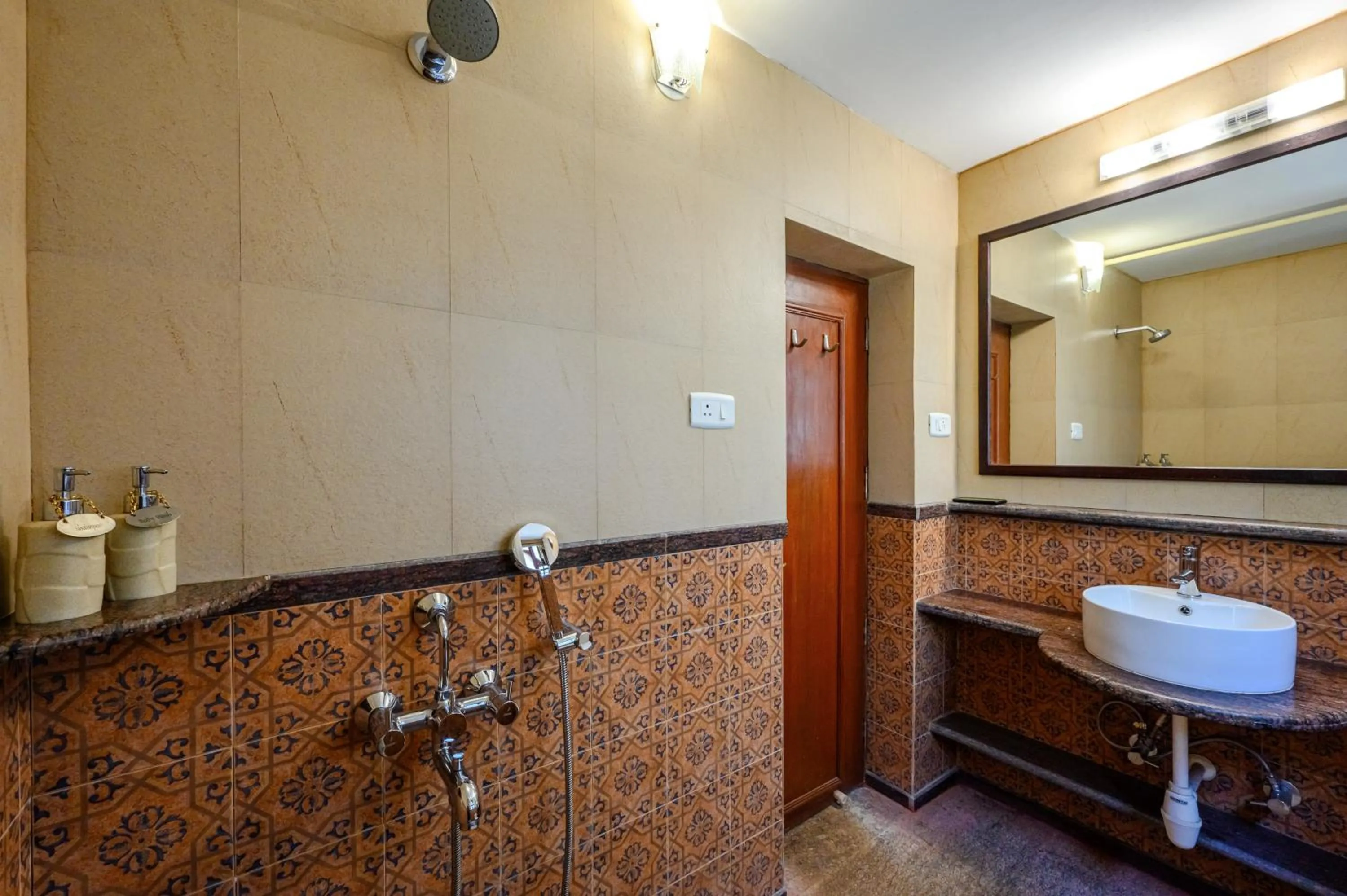 Shower in Neemrana's Three Waters