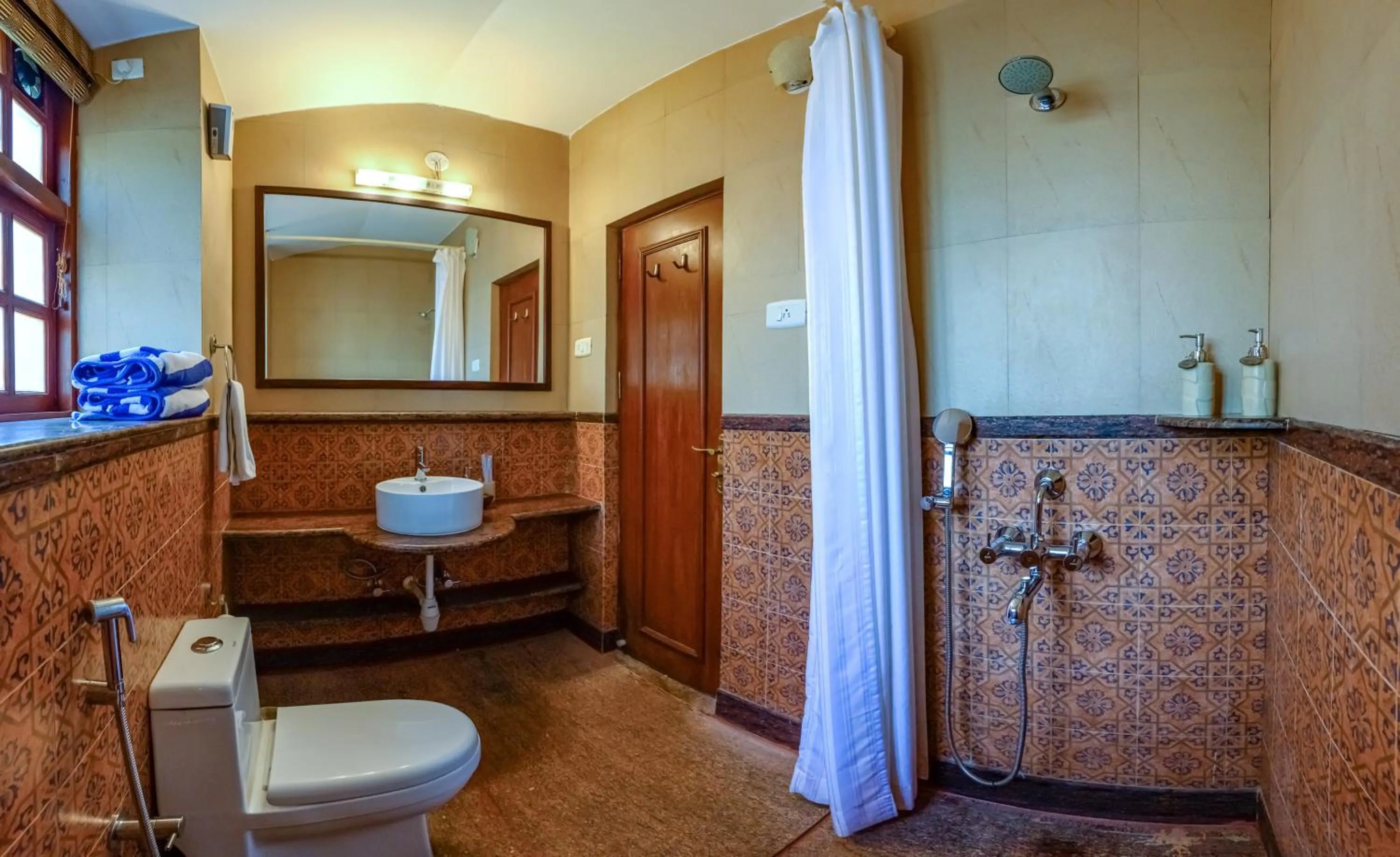 Shower in Neemrana's Three Waters