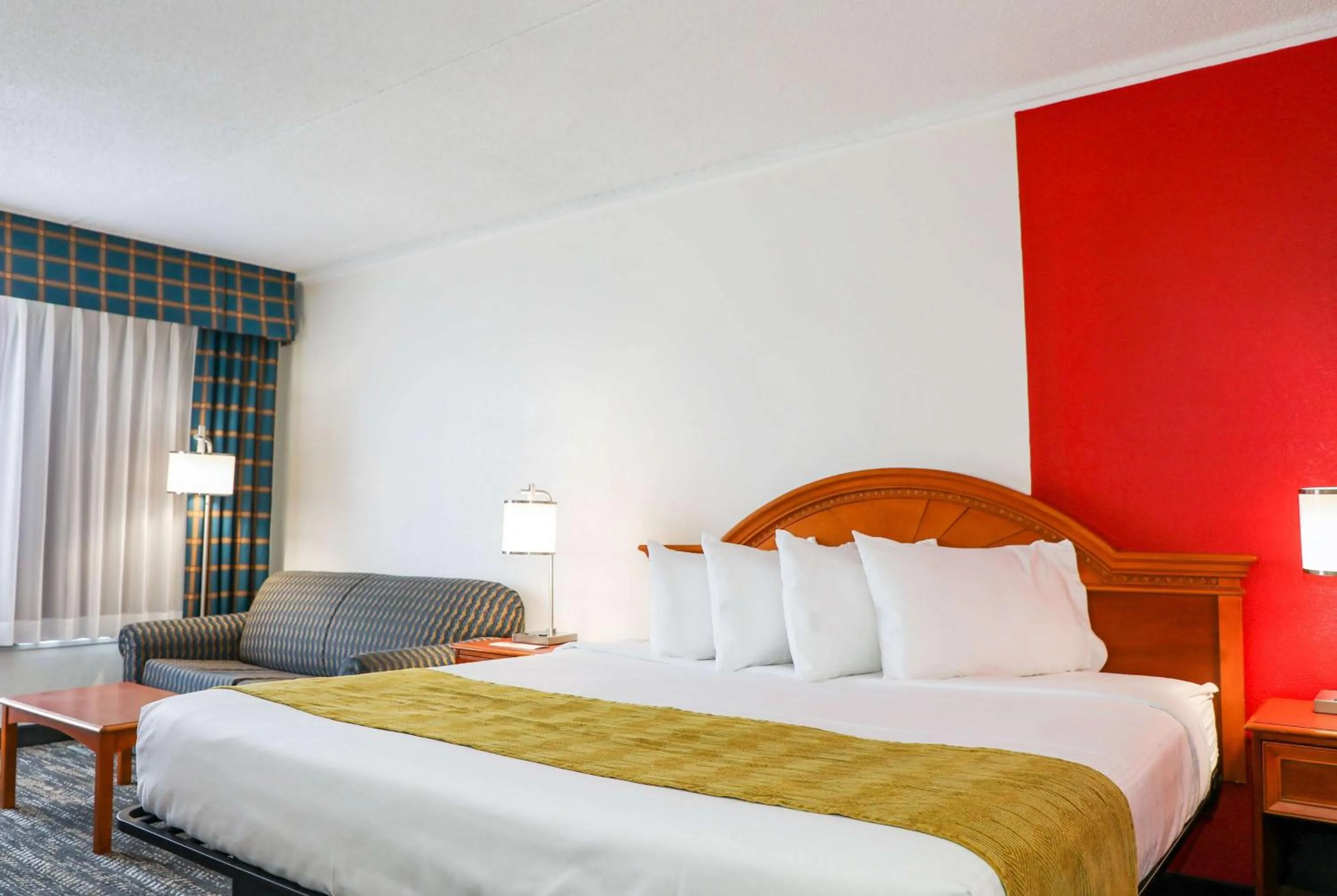 Photo of the whole room, Bed in Ramada by Wyndham Cumberland Downtown