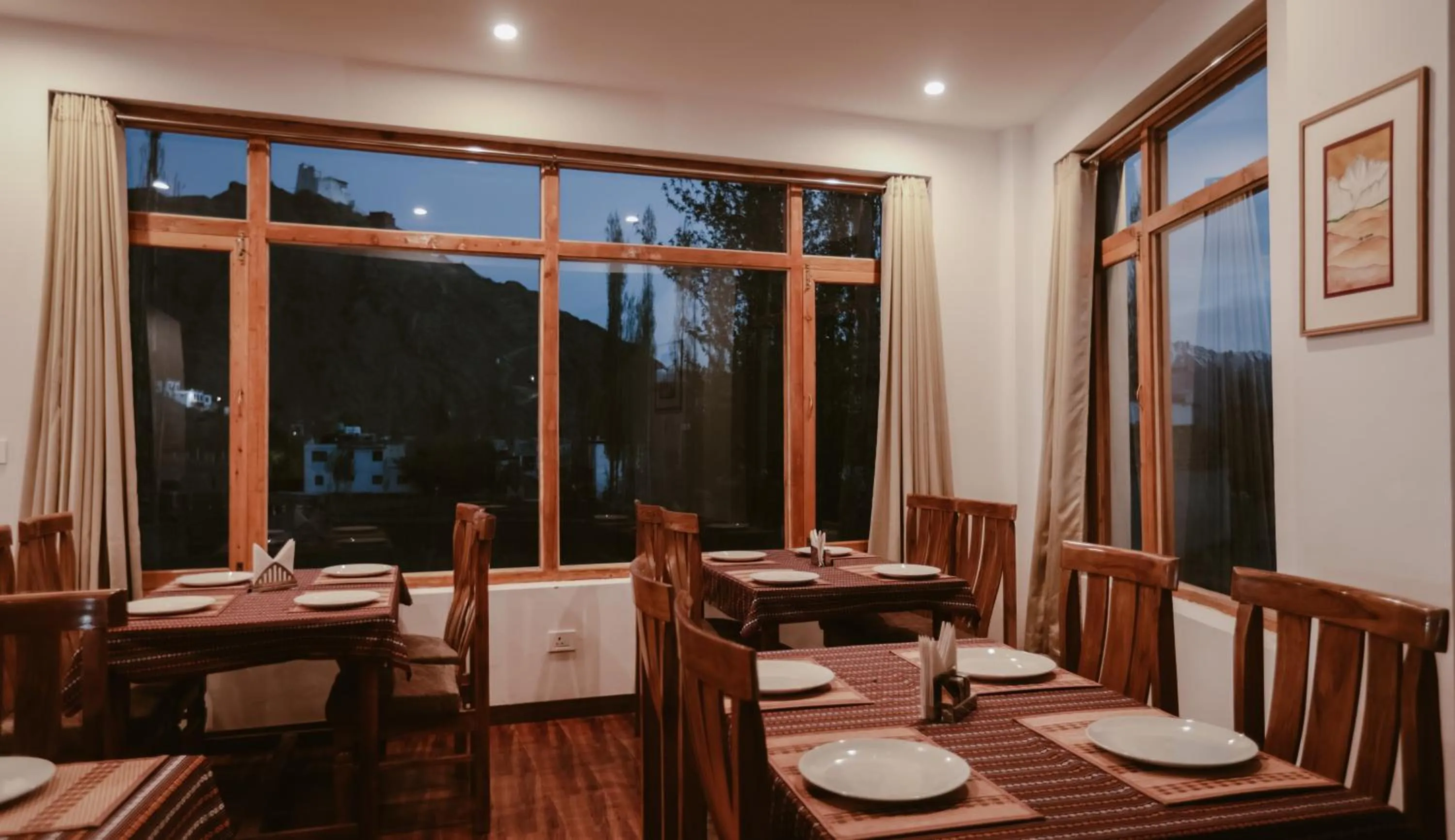 Restaurant/places to eat in Hotel Youthok Heritage