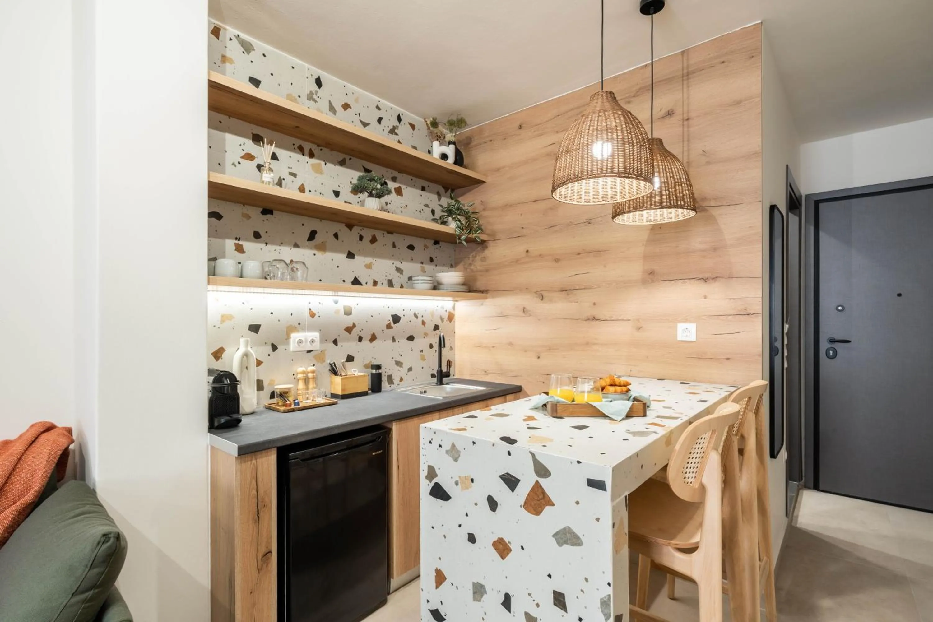 Kitchen or kitchenette in KOYO Athens
