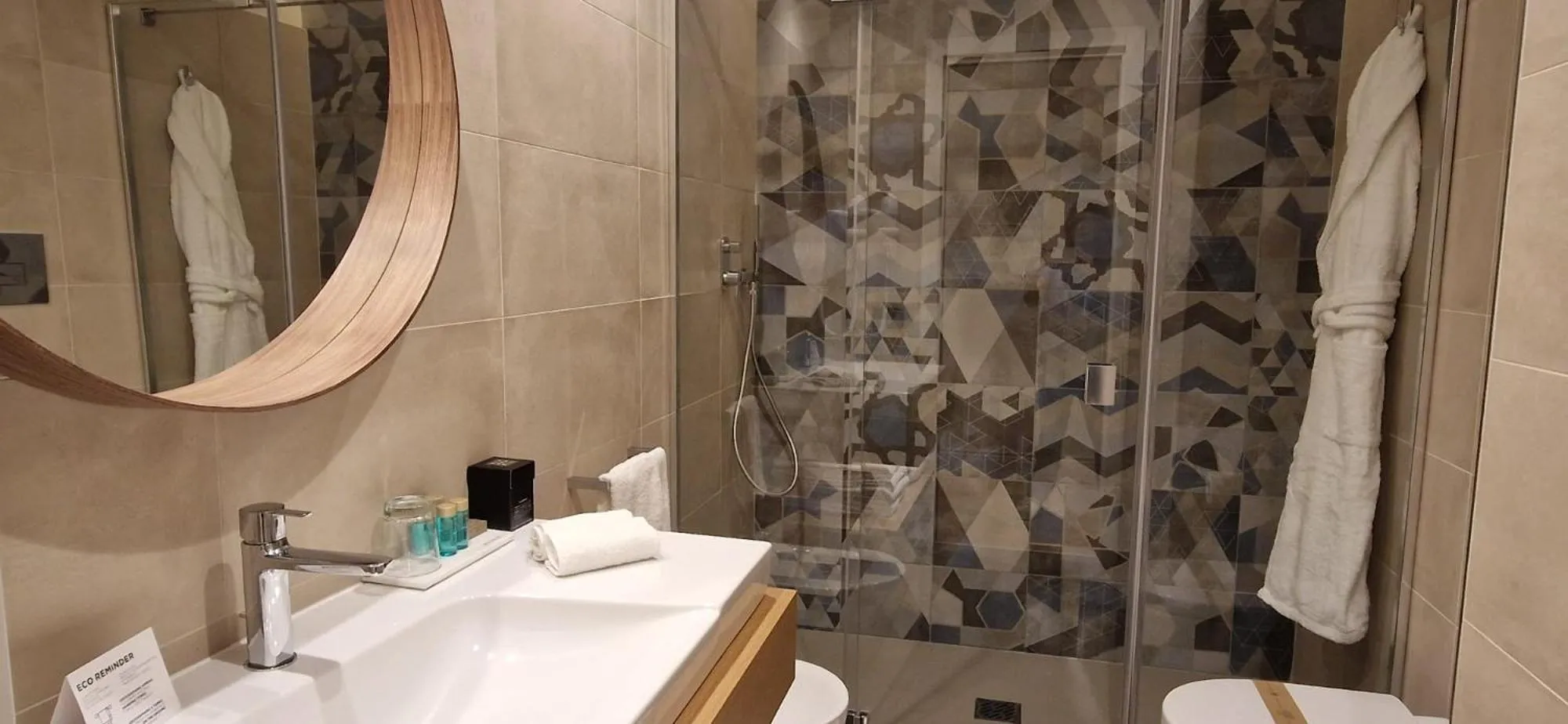 Shower in Jolly Charme Suite