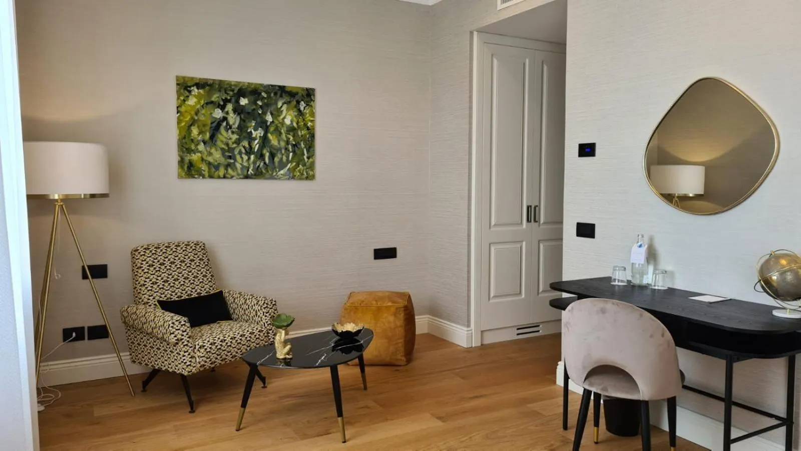 Seating area in Jolly Charme Suite