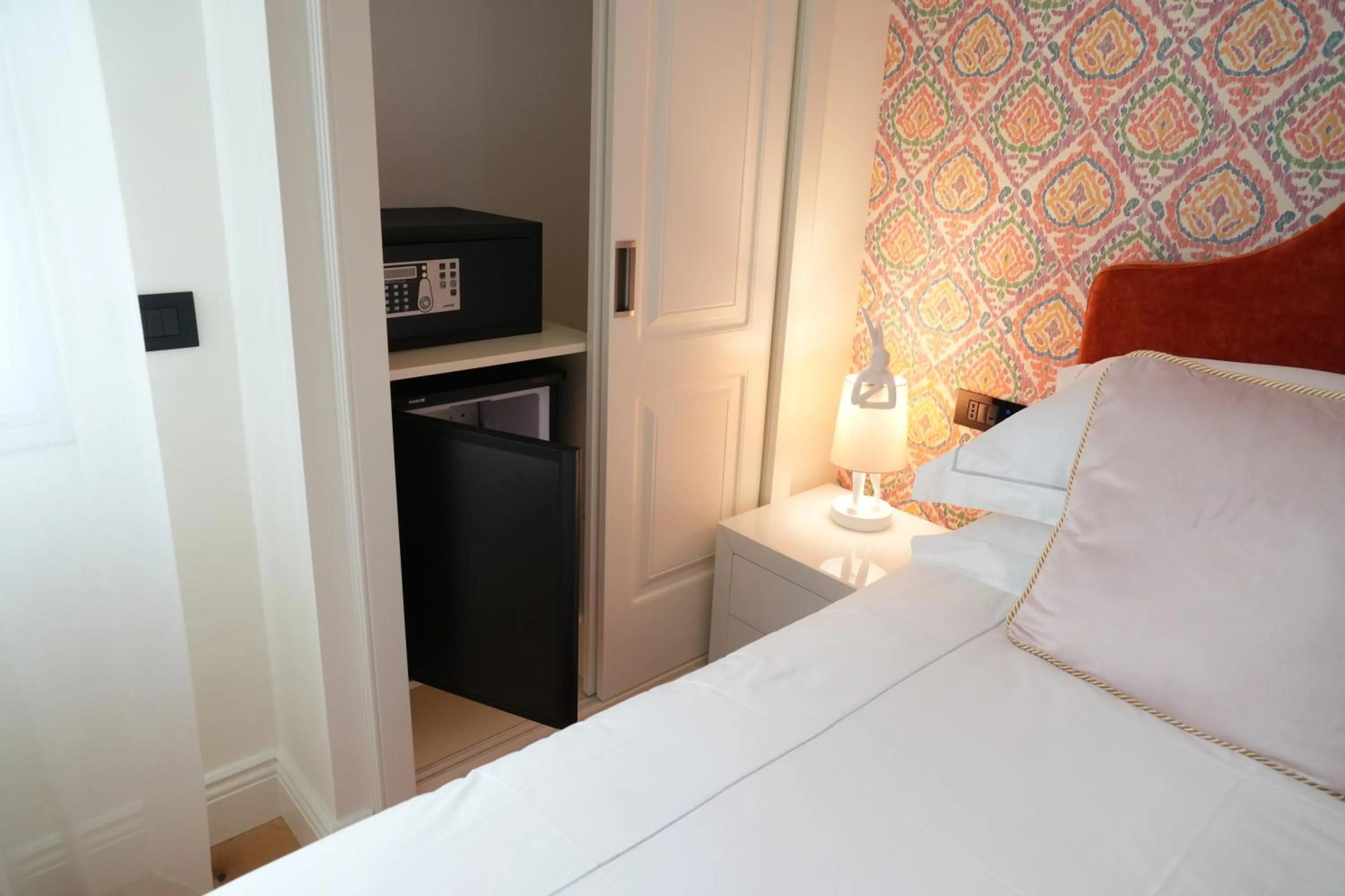 oven, Bed in Jolly Charme Suite