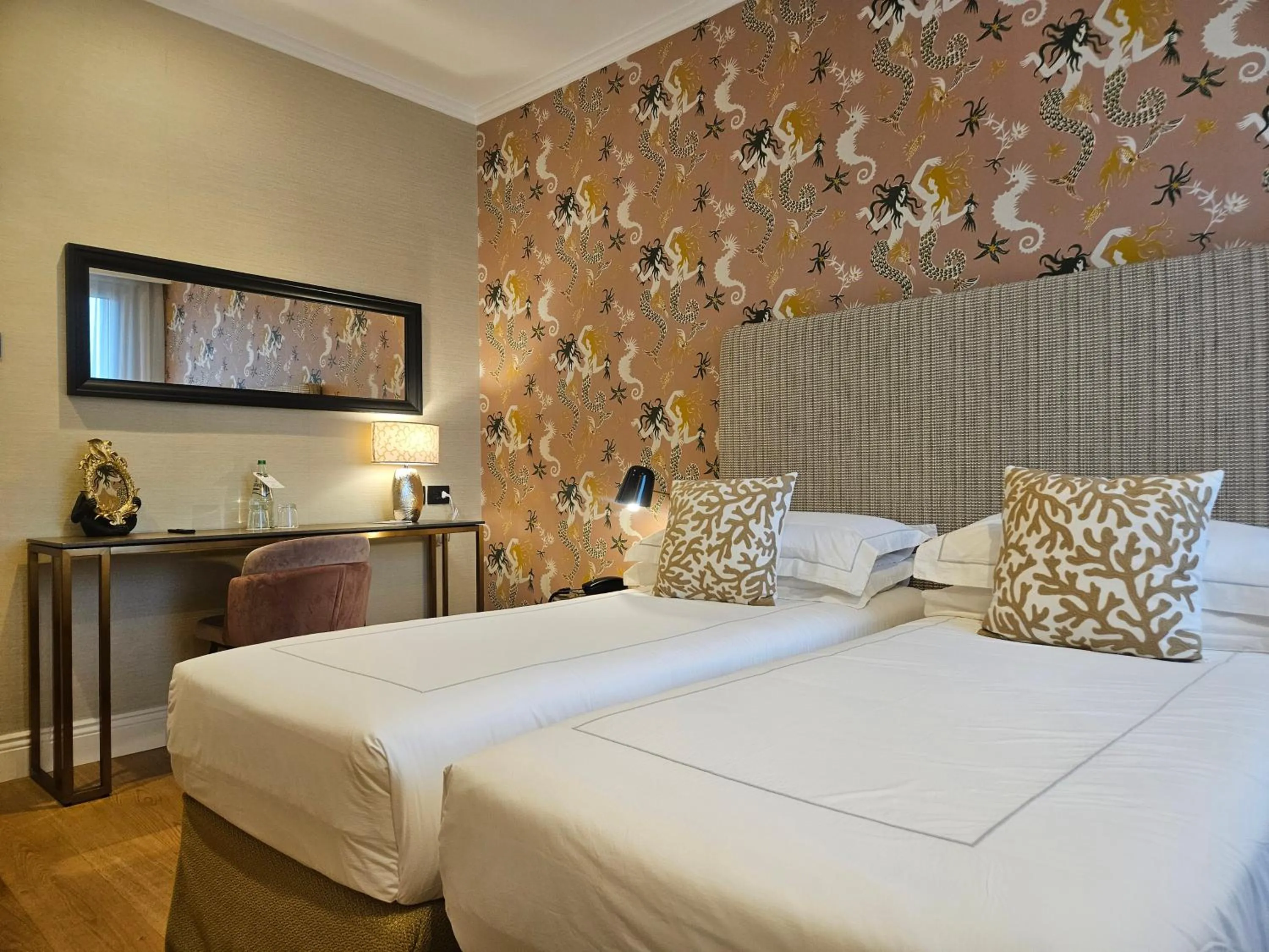 Bedroom, Bed in Jolly Charme Suite