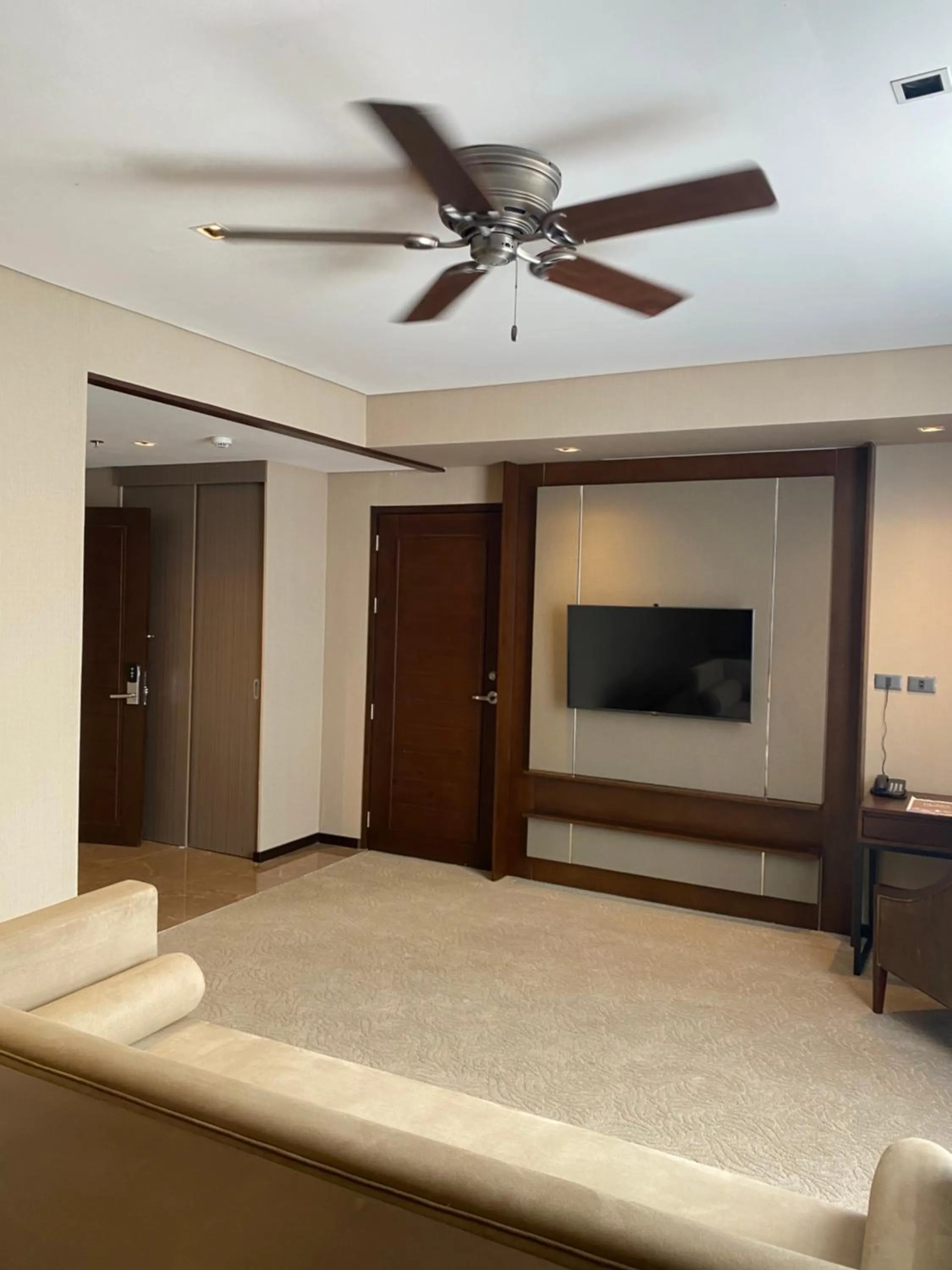 Communal lounge/ TV room in The Plaza Garden Hotel and Residences