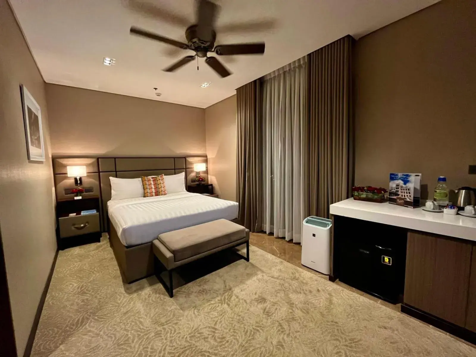 Deluxe Queen Room in The Plaza Garden Hotel and Residences Deluxe Queen Room in The Plaza Garden Hotel and Residences