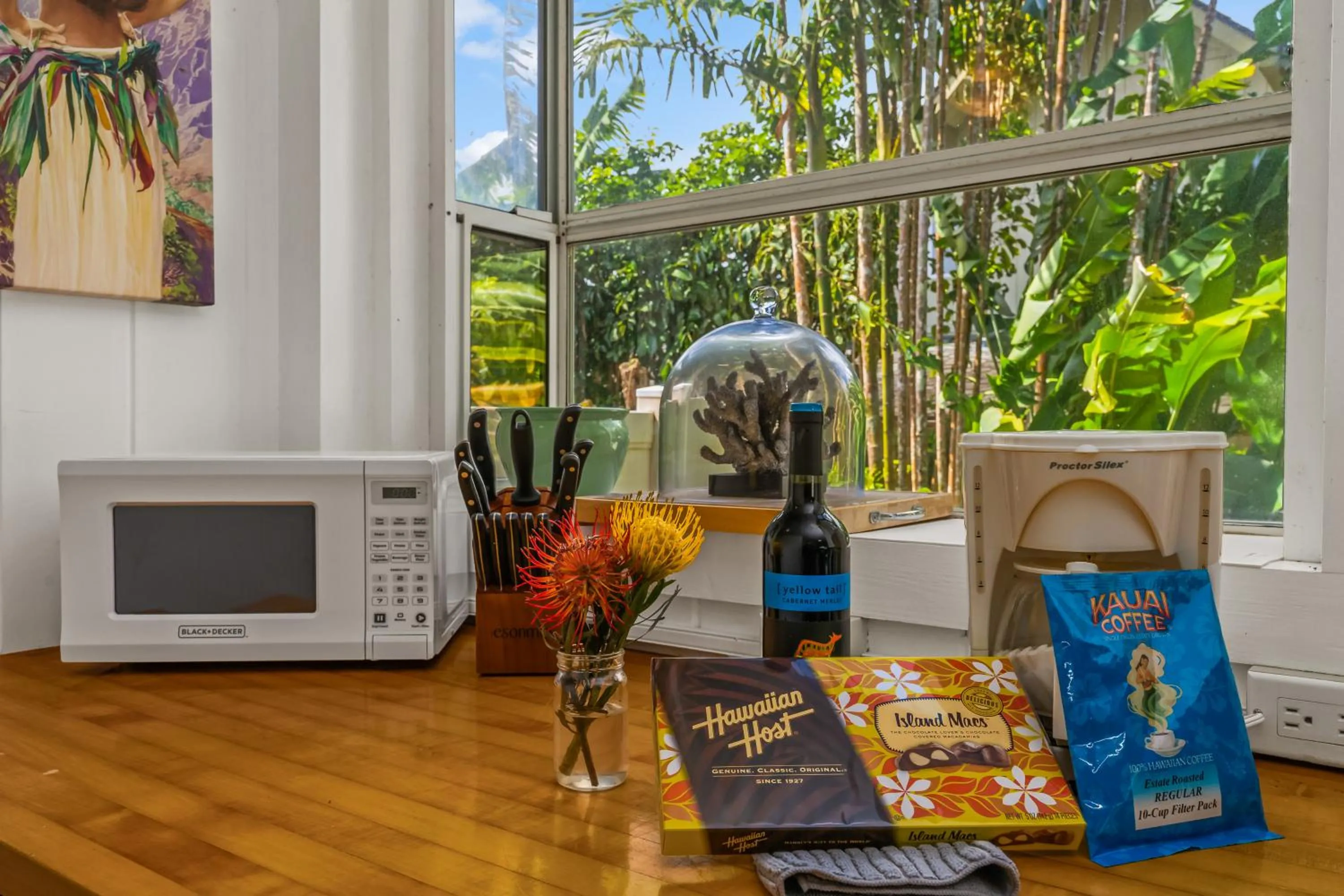 Kitchen or kitchenette in Emmalani 3BR Princeville Villa with Private Pool