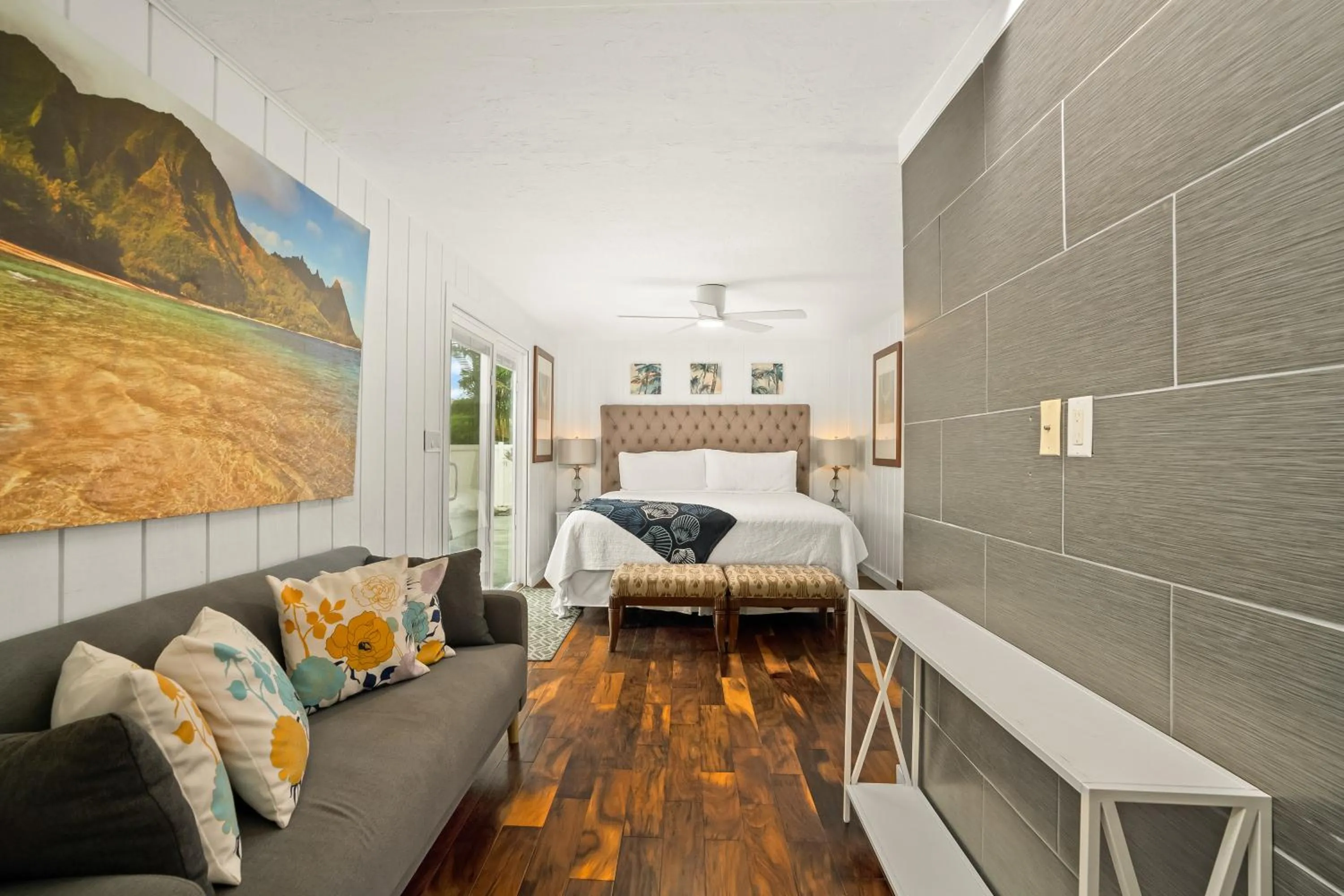Bed in Emmalani 3BR Princeville Villa with Private Pool