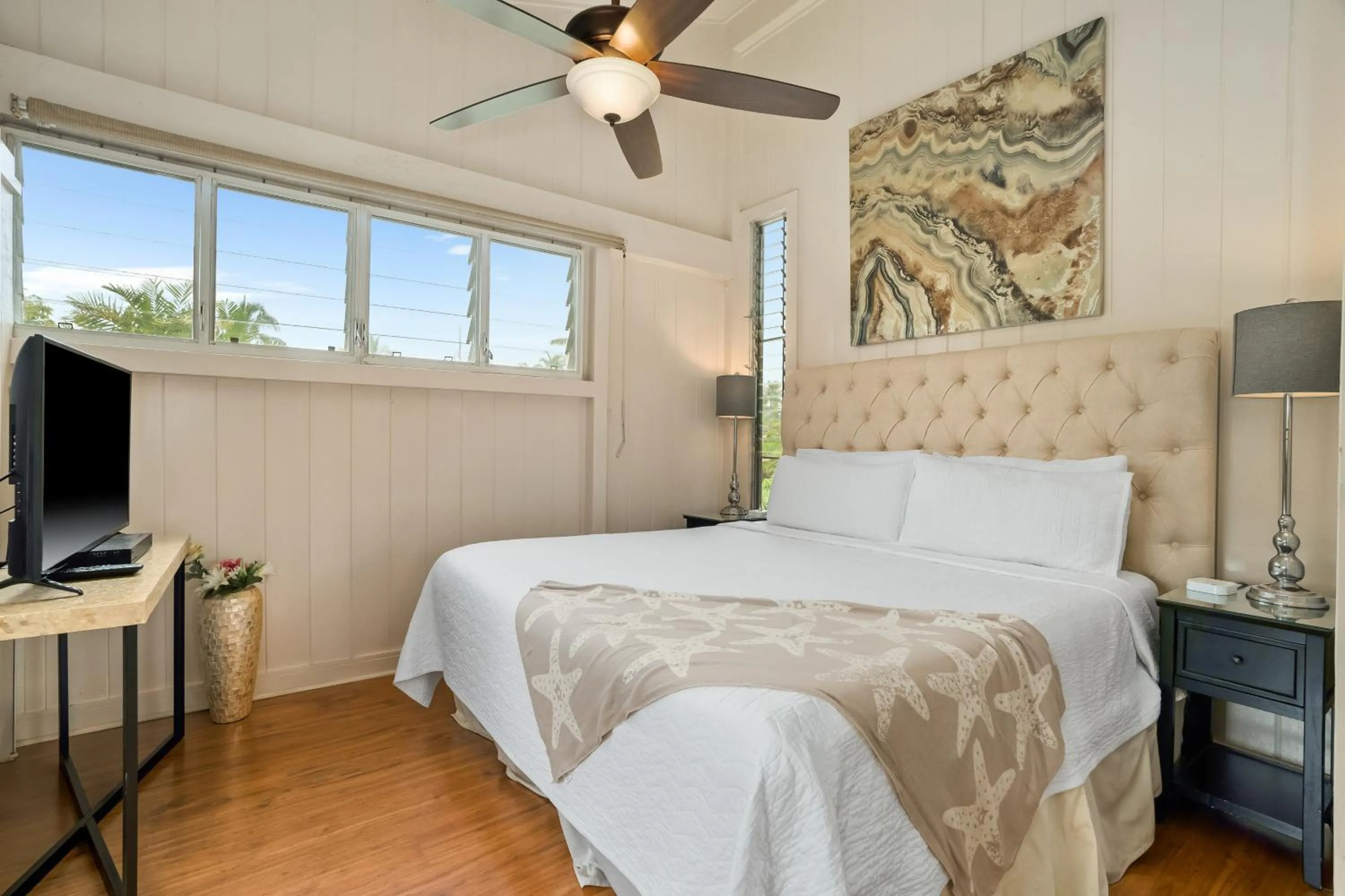 Bed in Emmalani 3BR Princeville Villa with Private Pool