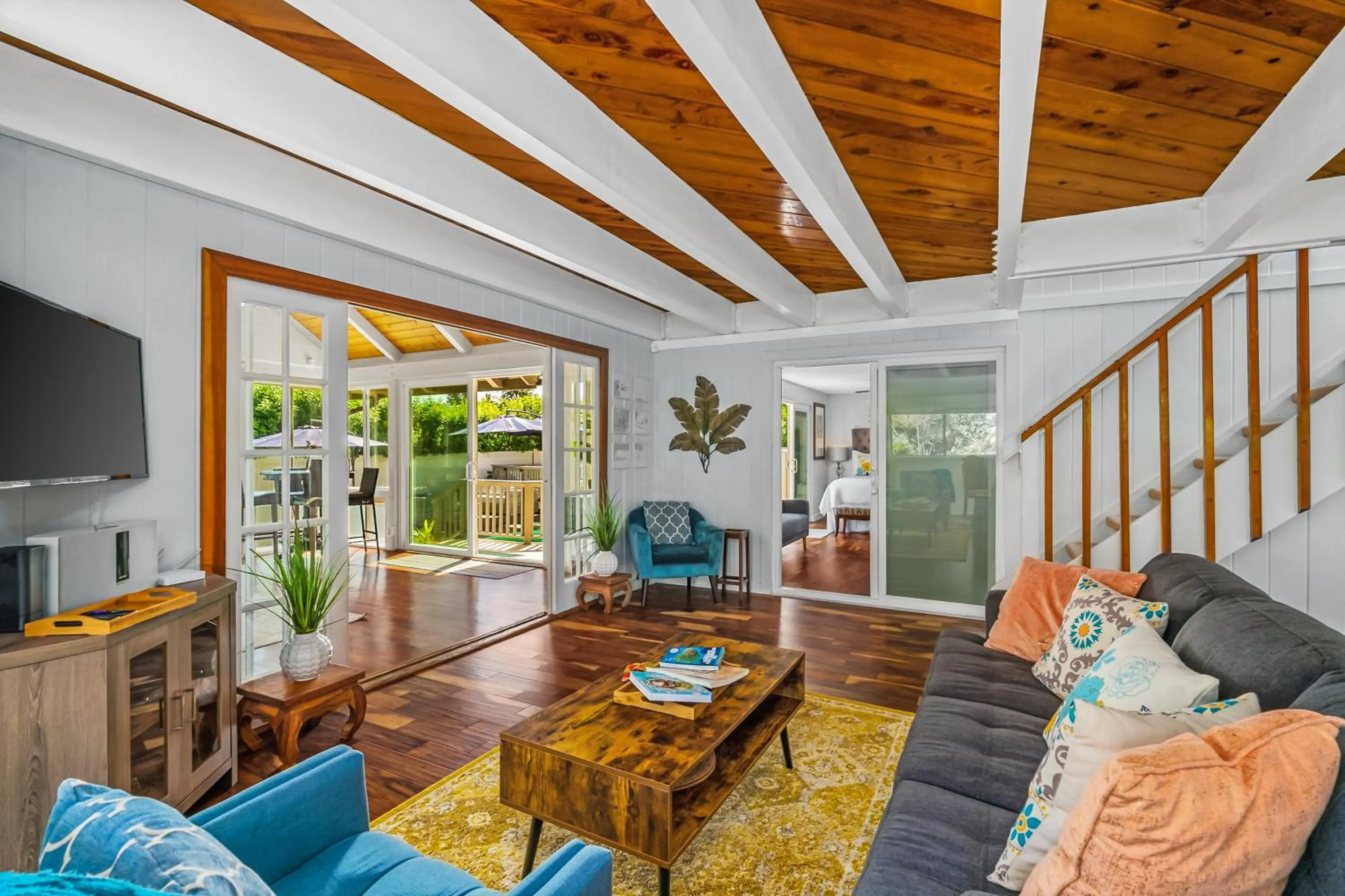 Communal lounge/ TV room in Emmalani 3BR Princeville Villa with Private Pool