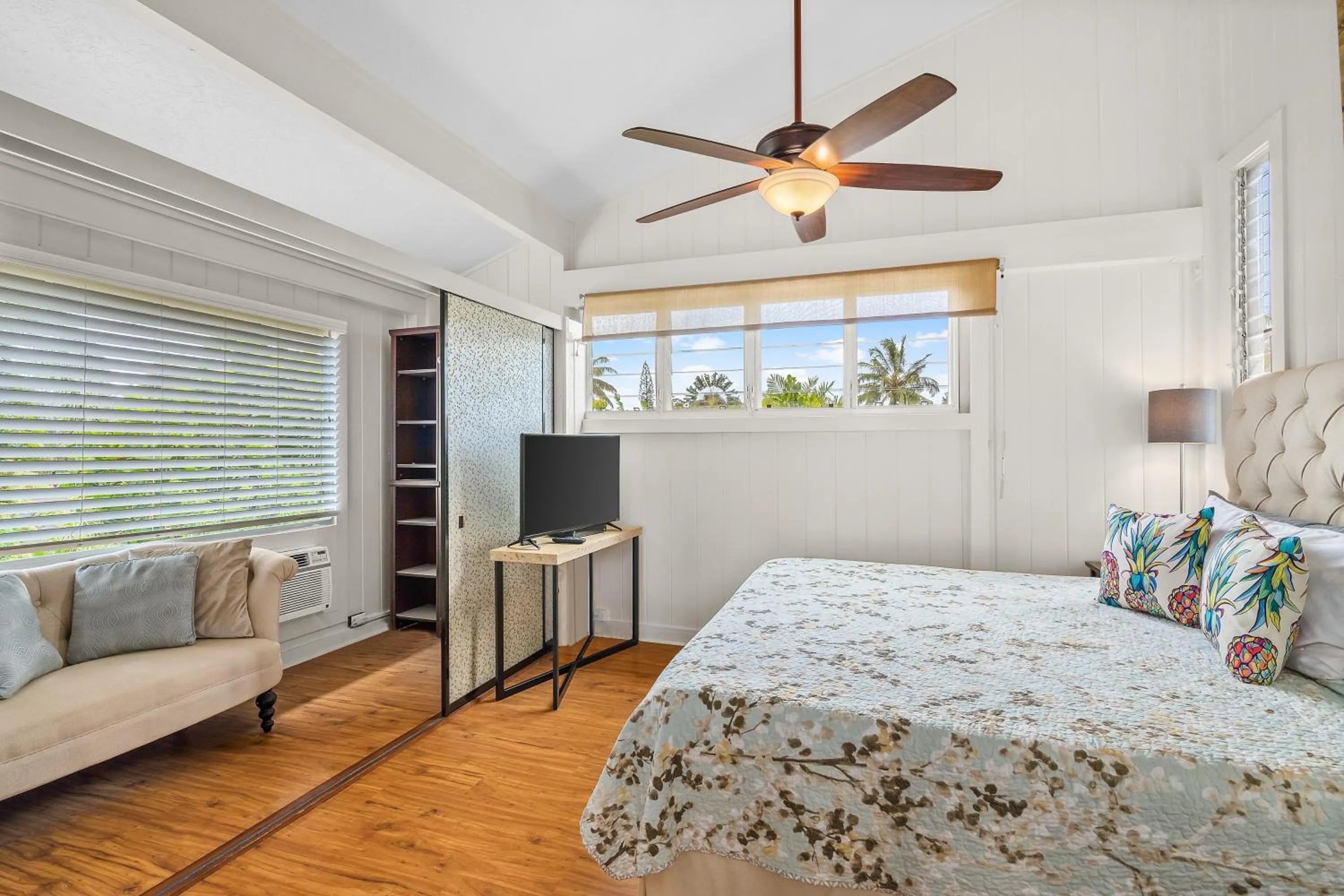 TV and multimedia, Bed in Emmalani 3BR Princeville Villa with Private Pool