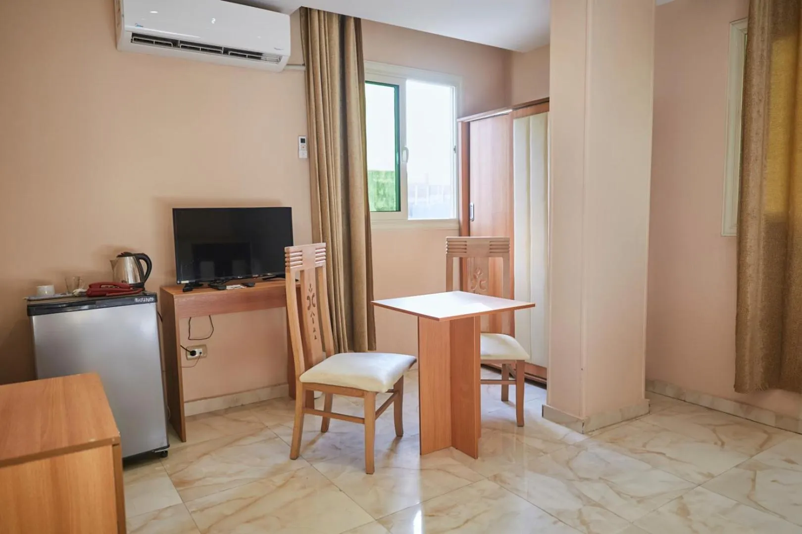 TV and multimedia in Grand Pyramid View Hotel