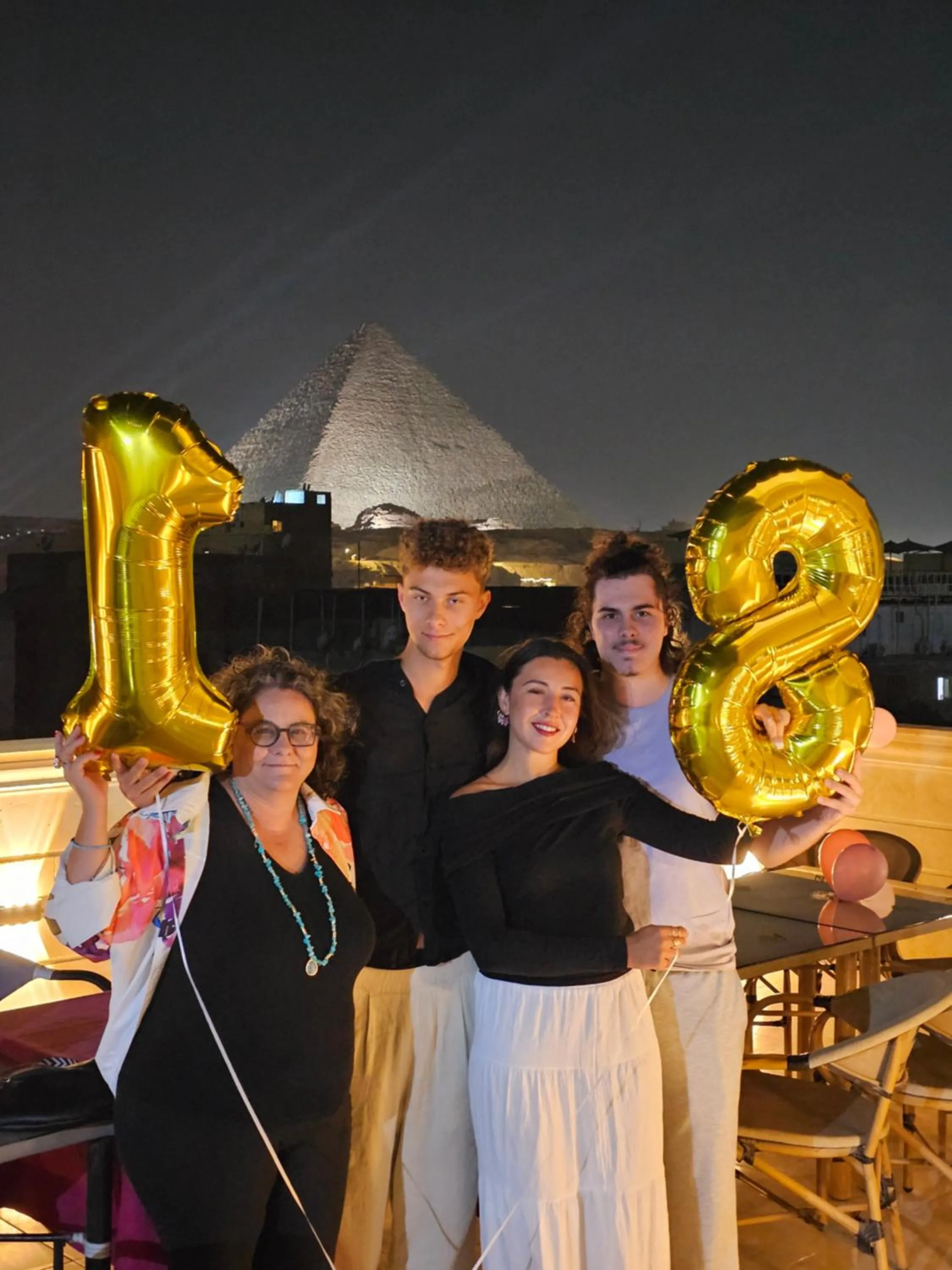 Restaurant/places to eat in Grand Pyramid View Hotel