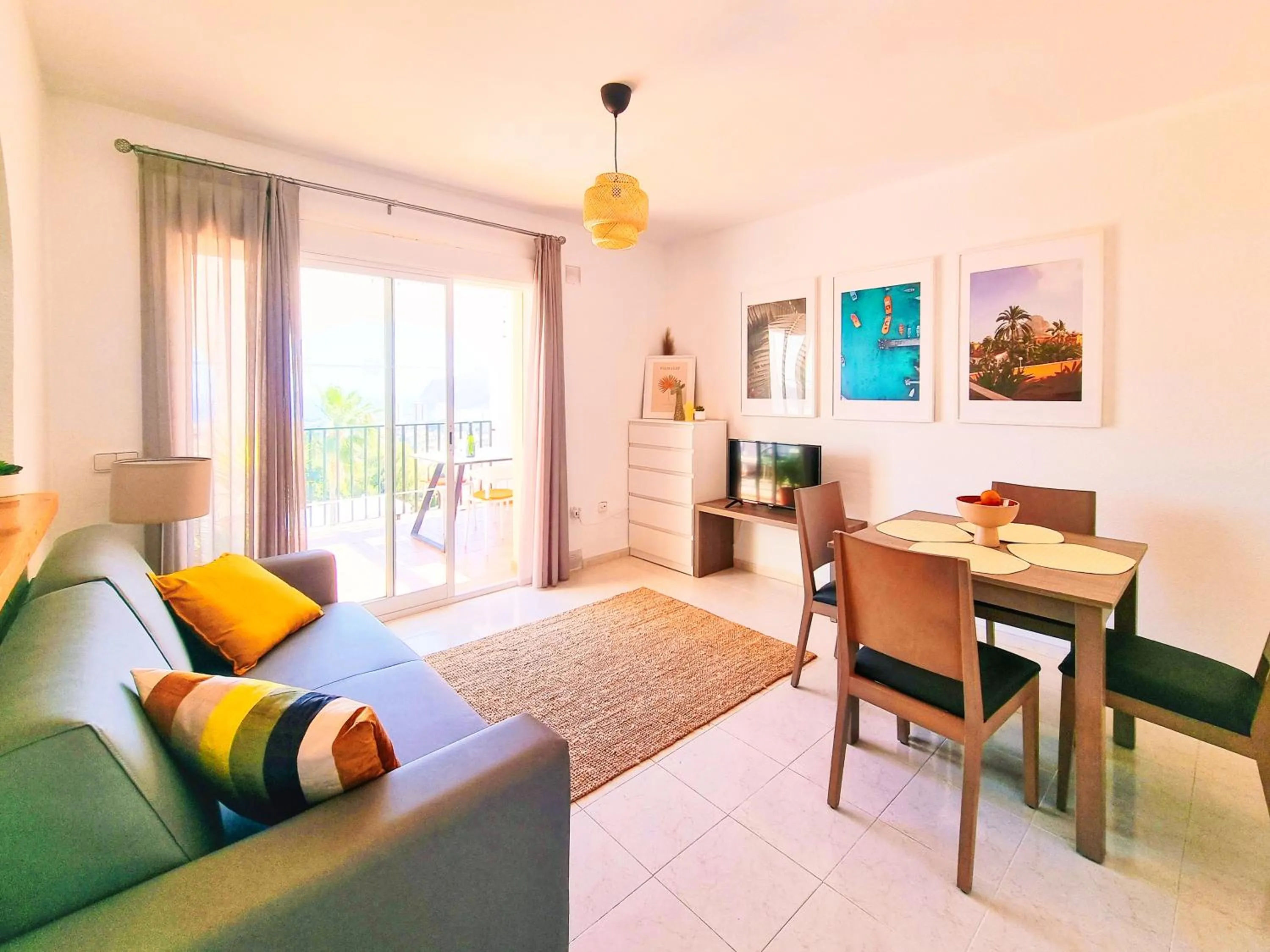 TV and multimedia in THE VIEW: sea, mountain, terrace, swimming pool
